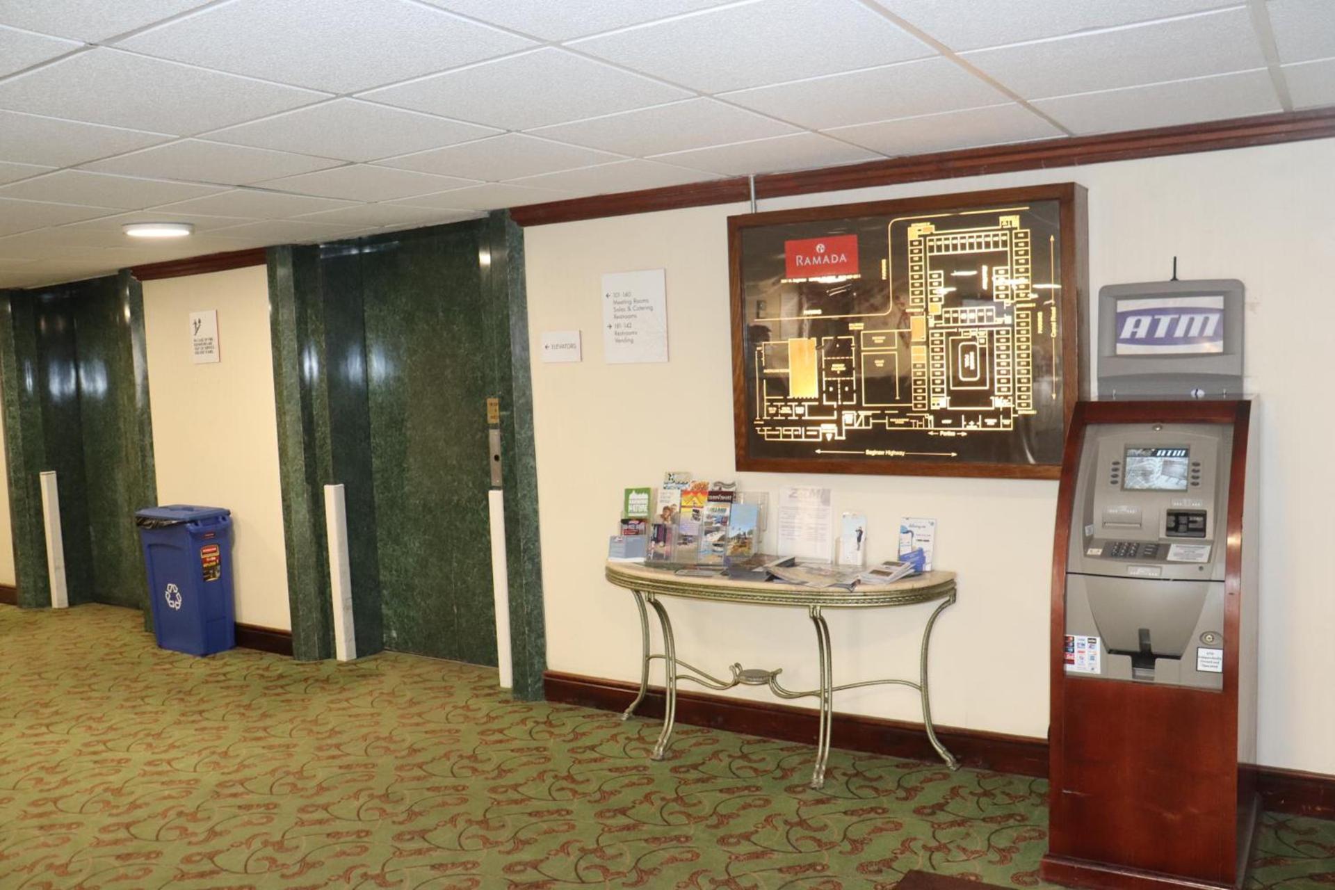 Clarion Hotel & Conference Center Lansing West photo 74