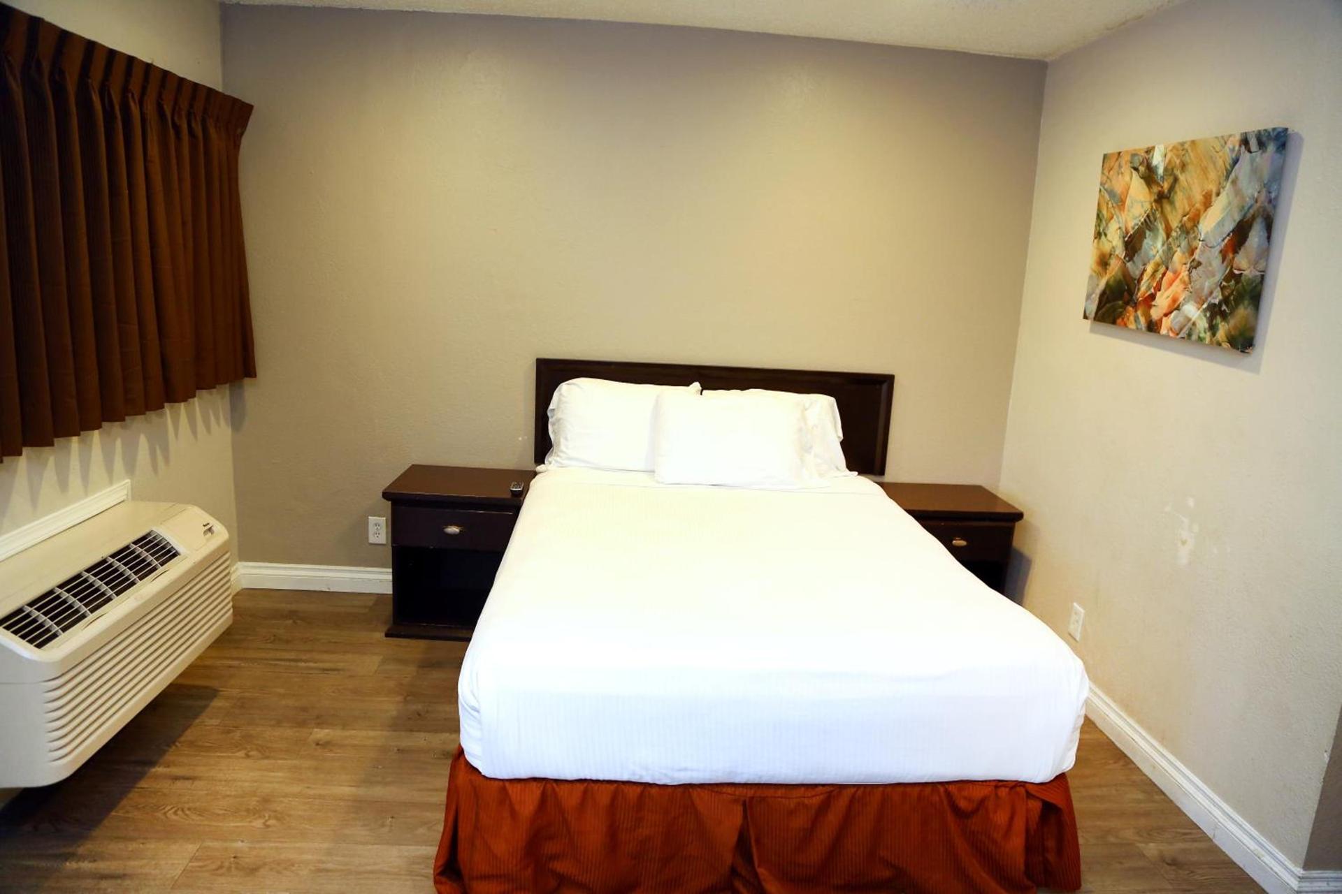 Anaheim Executive Inn & Suites photo 3