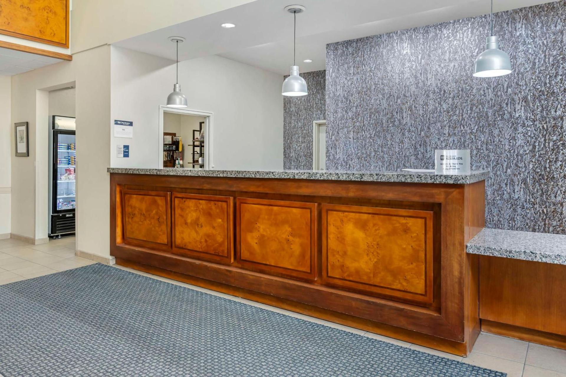 Best Western PLUS Peppertree Inn at Omak photo 3