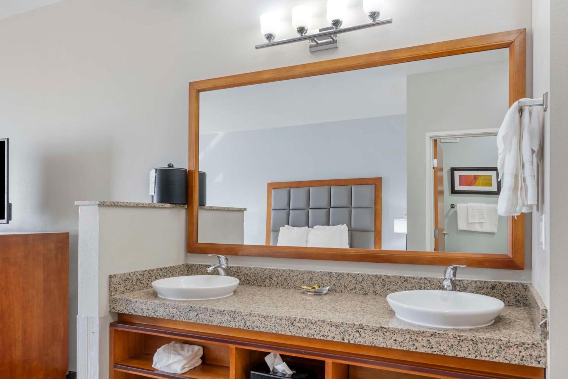 Best Western PLUS Peppertree Inn at Omak photo 21