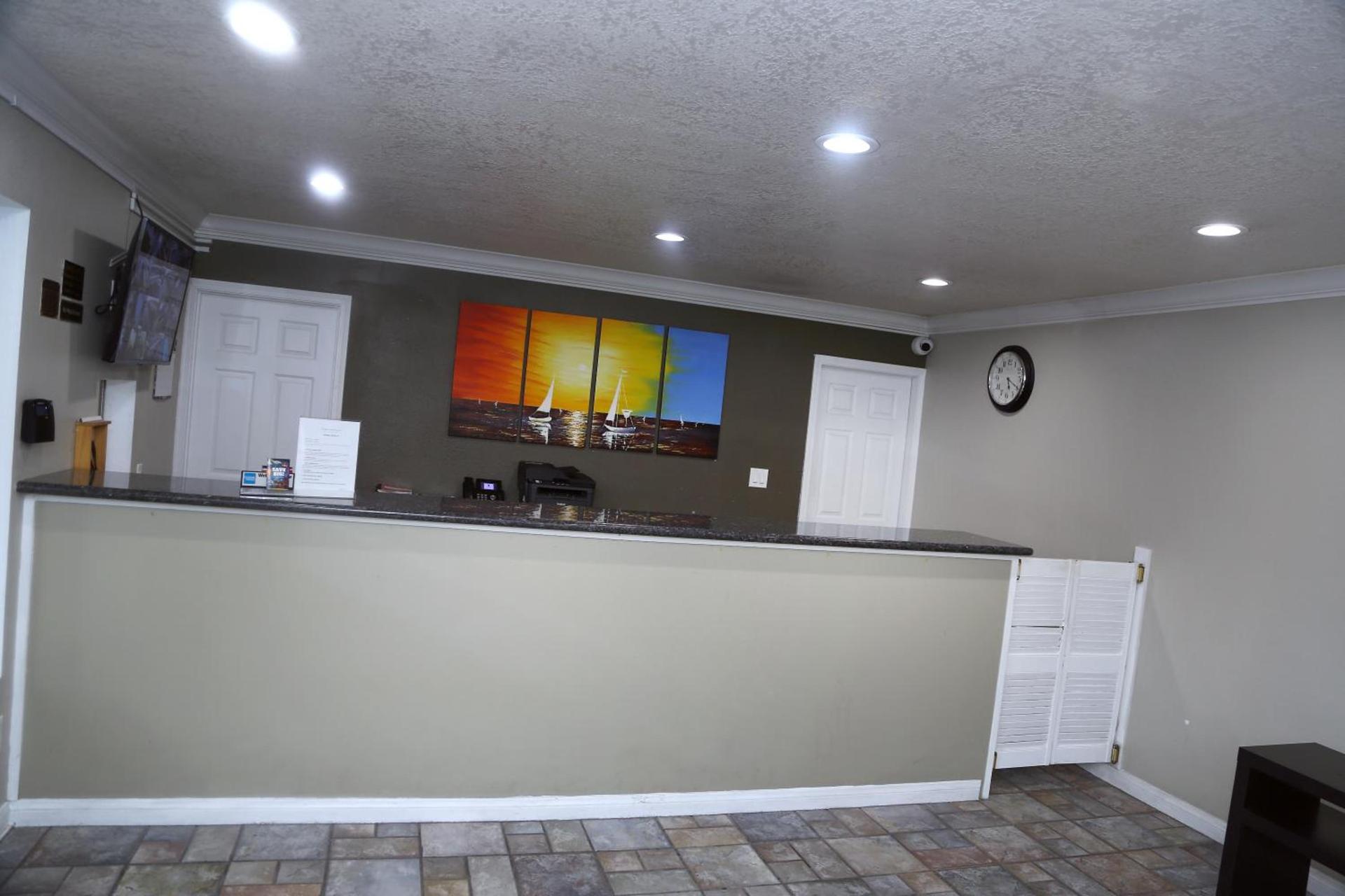 Anaheim Executive Inn & Suites photo 1