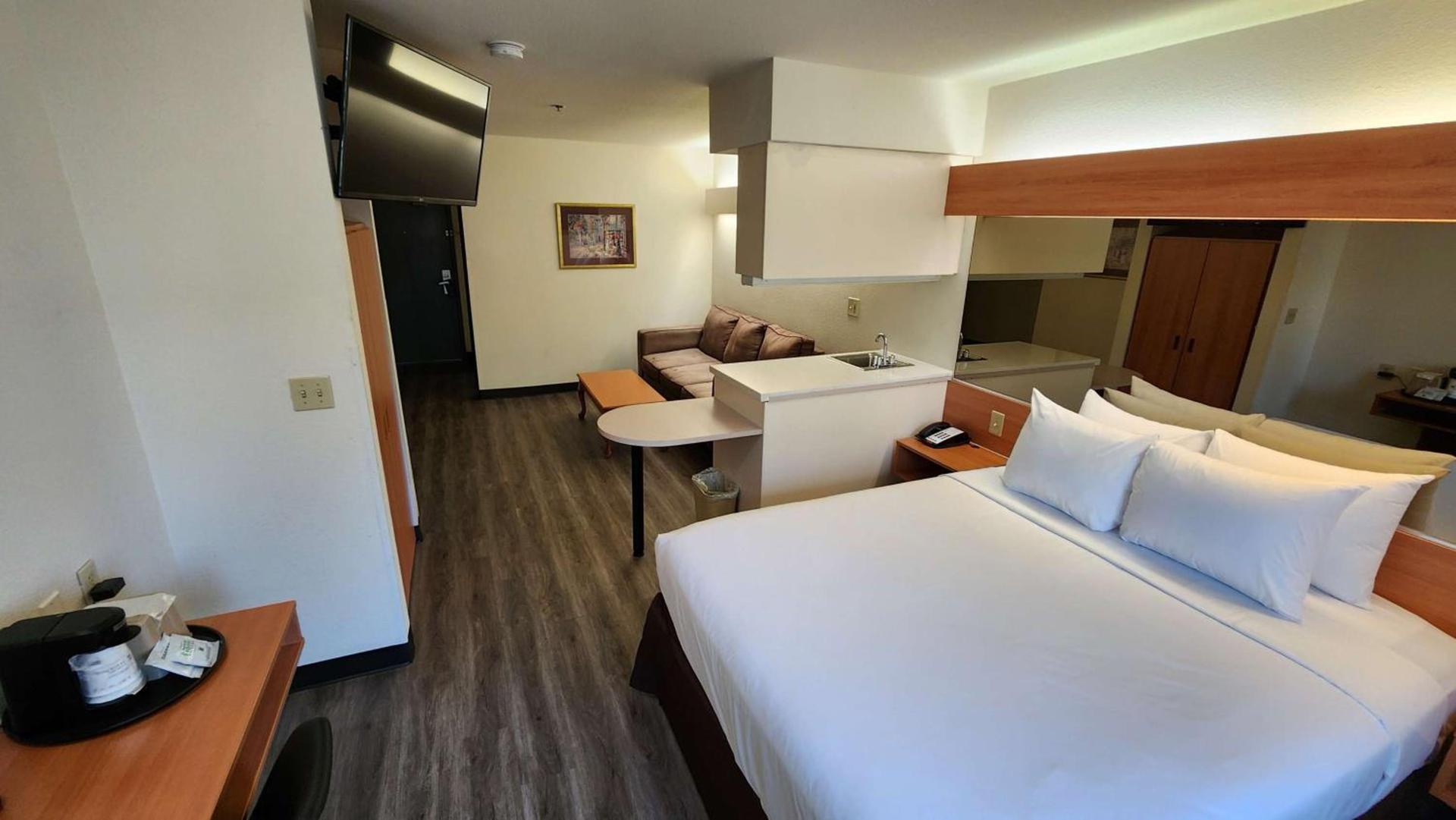 SureStay by Best Western Sacramento South Natomas photo 24
