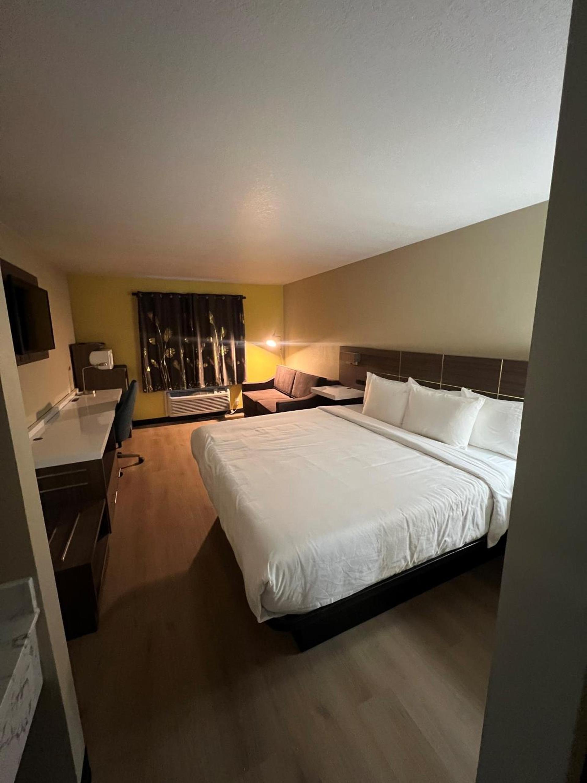 Quality Inn & Suites Willows photo 2