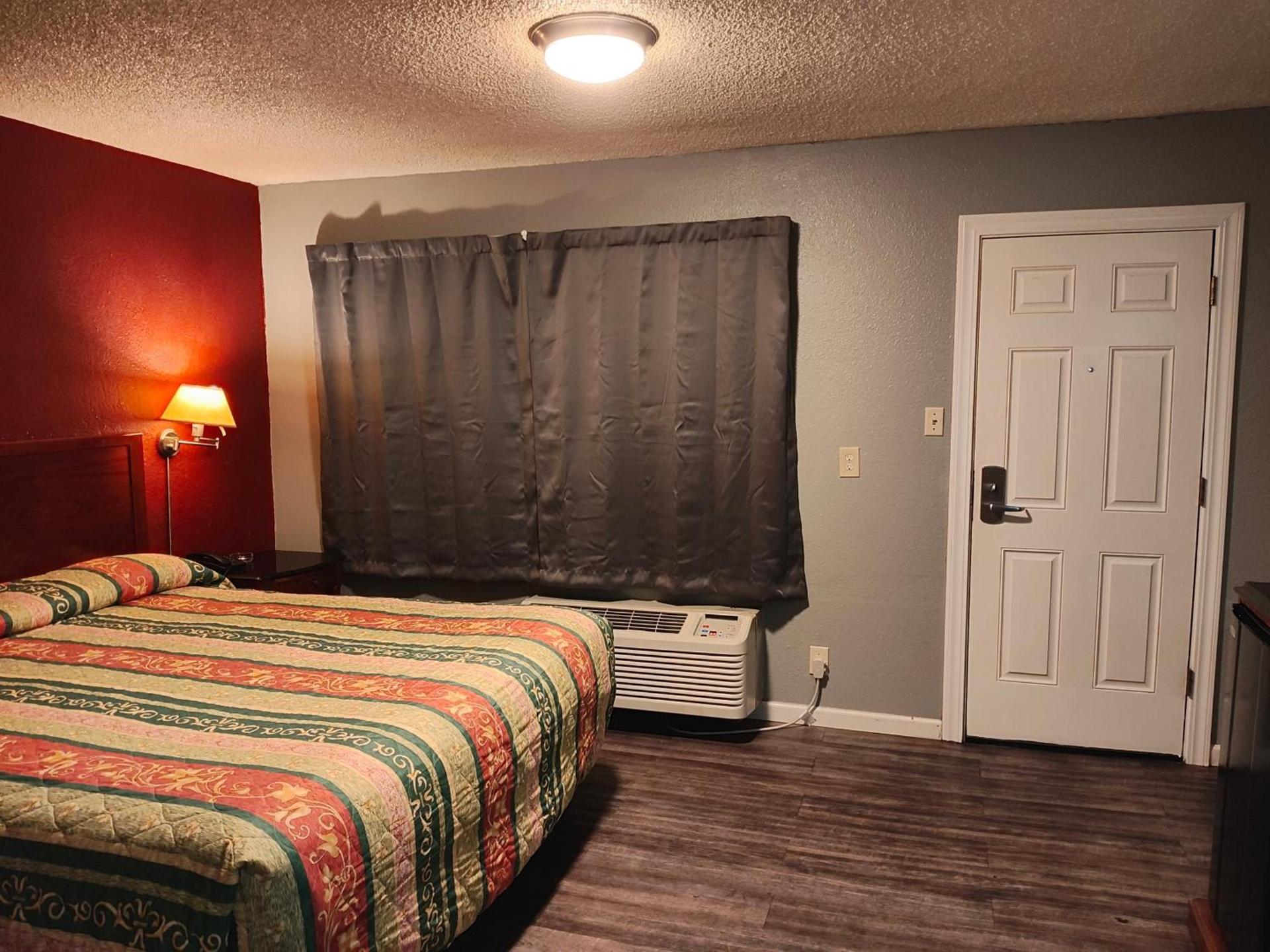 Economy Inn Richmond photo 4