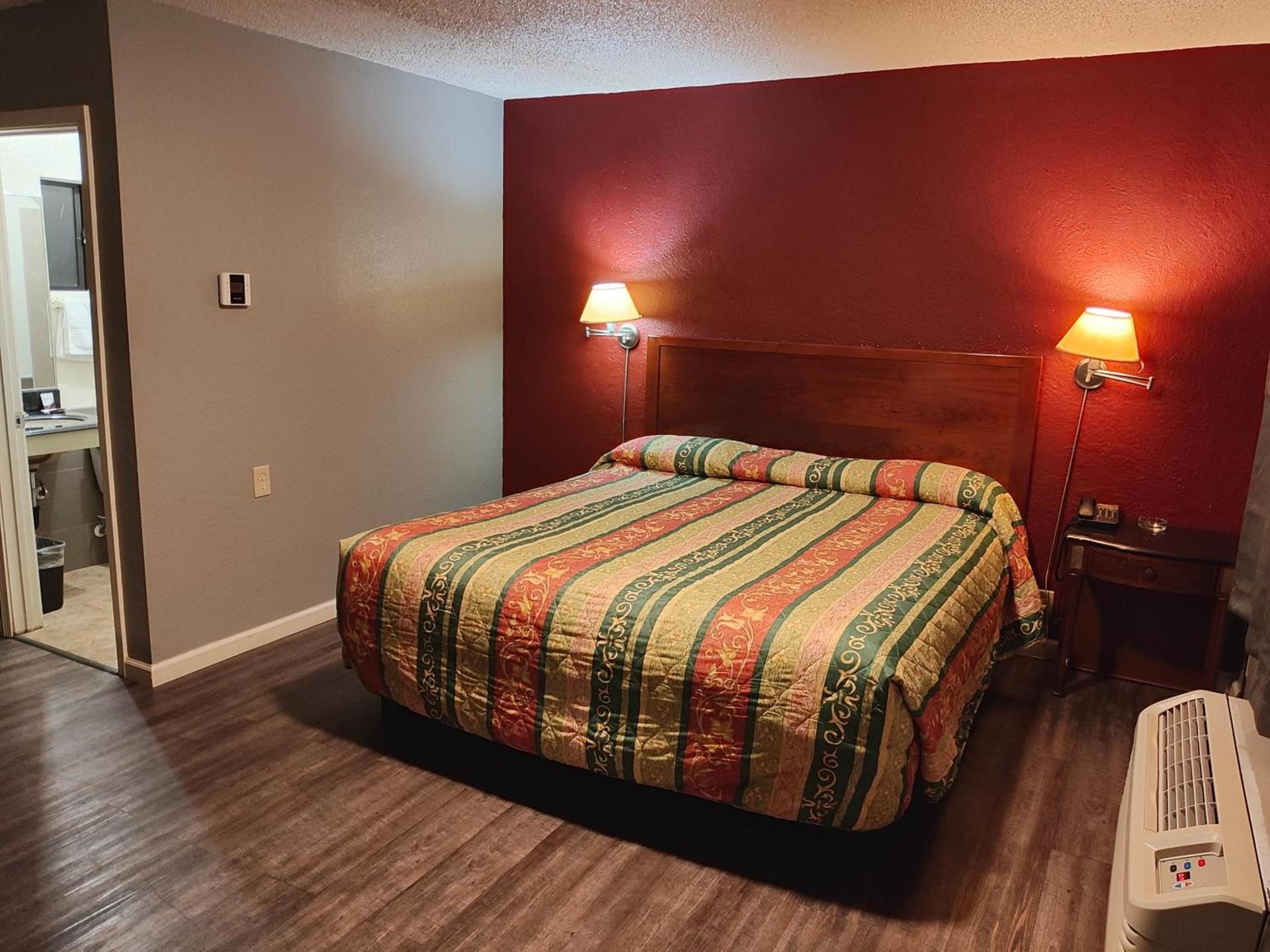 Economy Inn Richmond photo 2