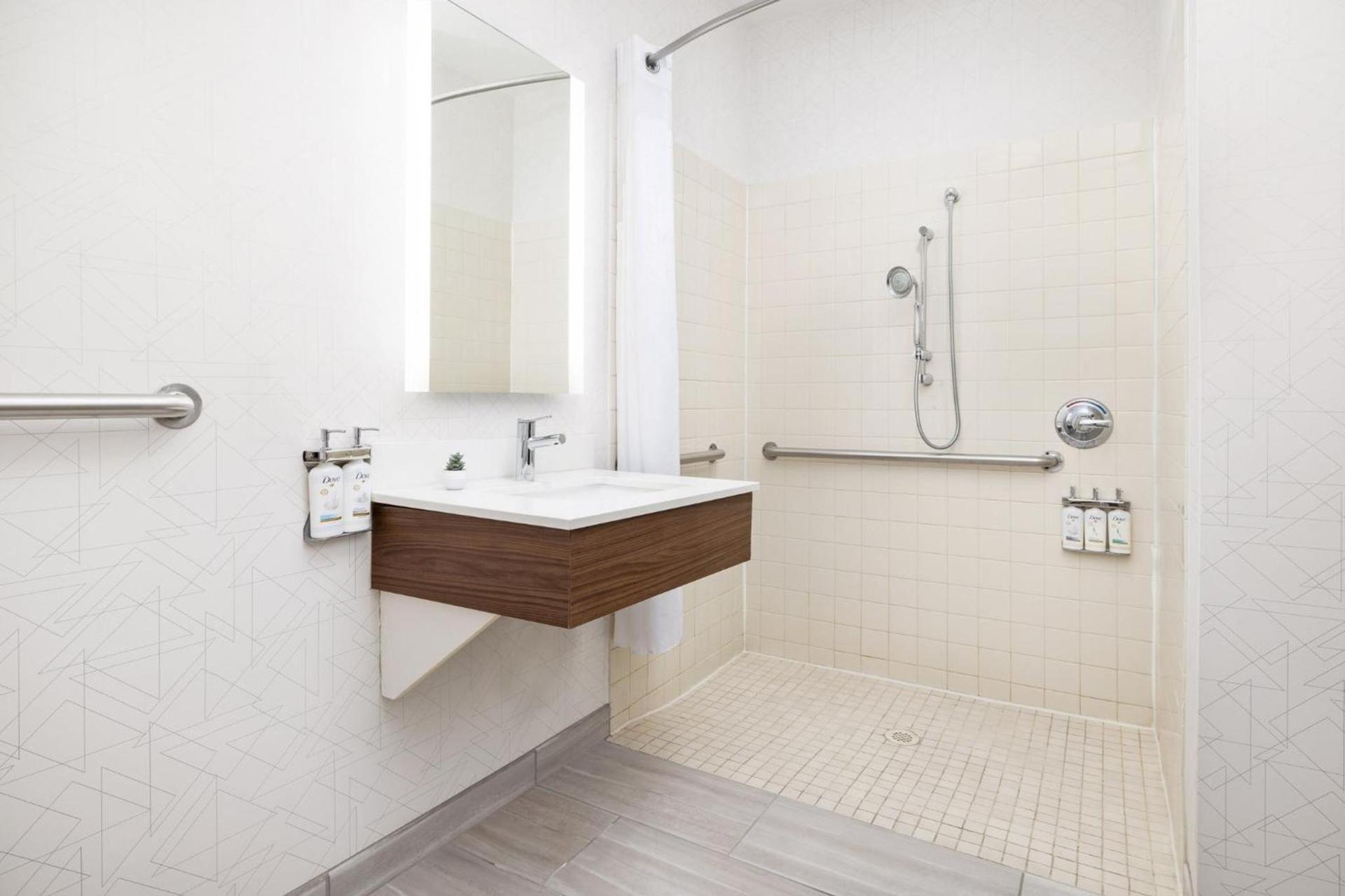 Holiday Inn Express Las Vegas Stadium Area by IHG photo 41