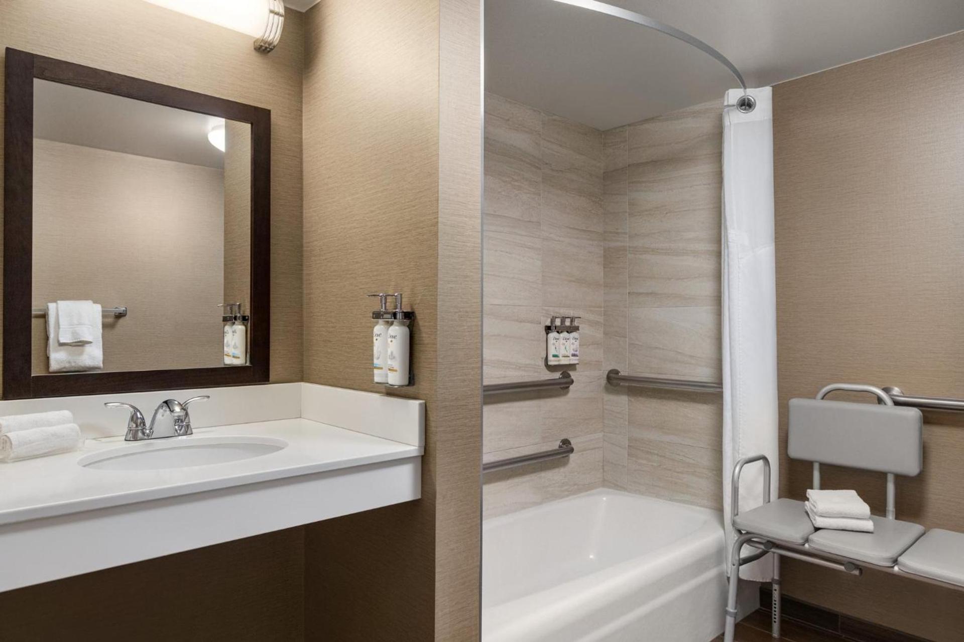 Holiday Inn Gaithersburg by IHG photo 33
