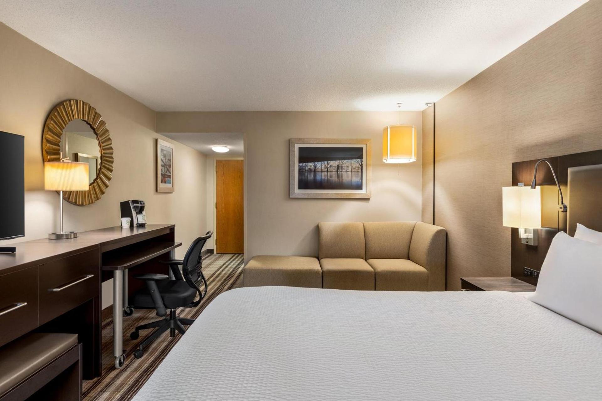 Holiday Inn Gaithersburg by IHG photo 38