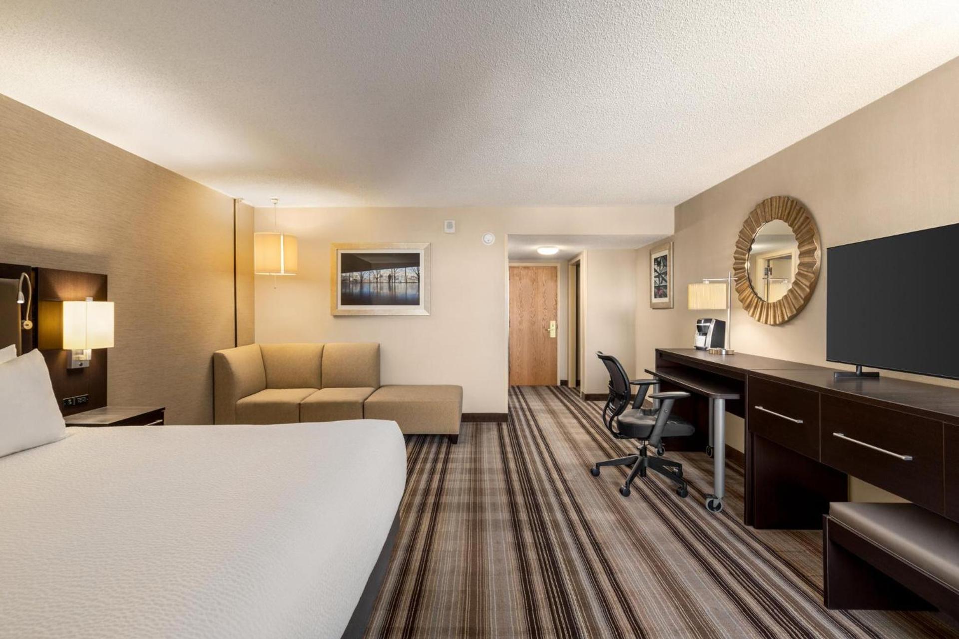 Holiday Inn Gaithersburg by IHG photo 35