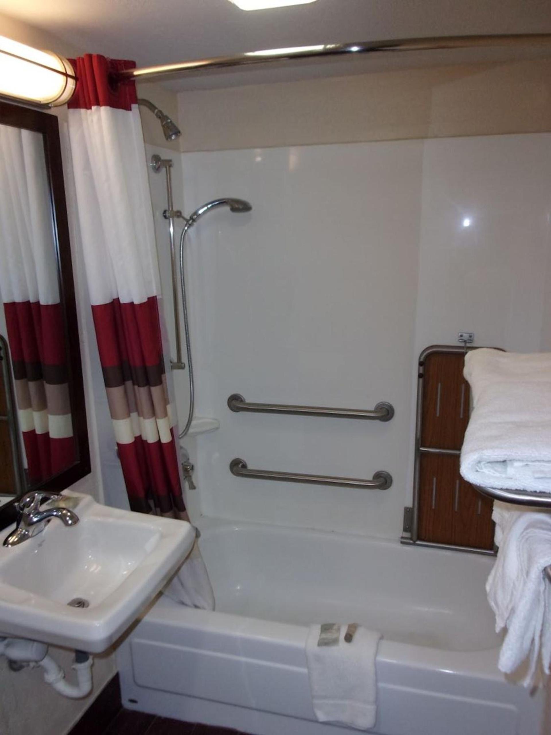 Red Roof Inn Springfield, IL photo 31
