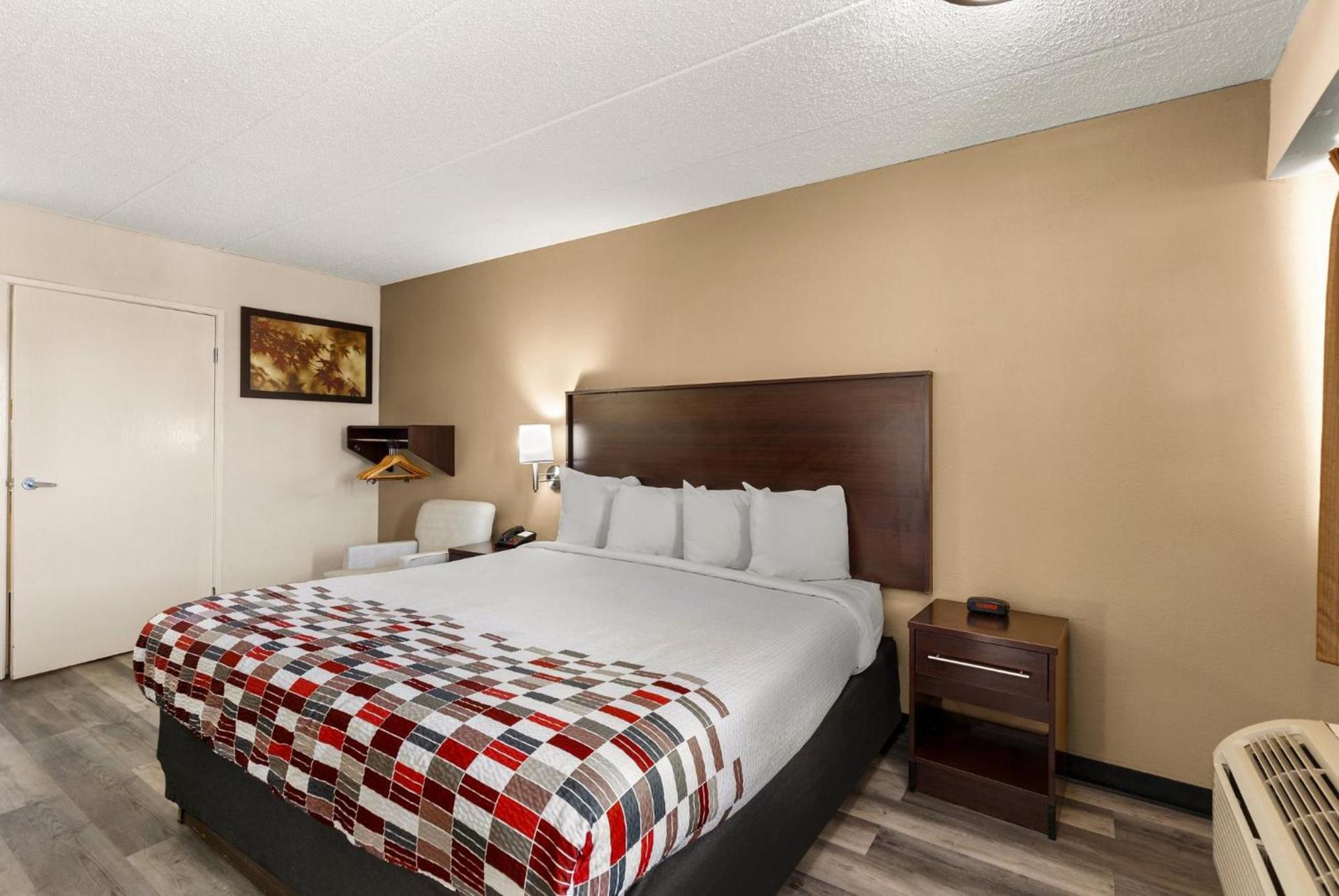 Red Roof Inn Springfield, IL photo 28