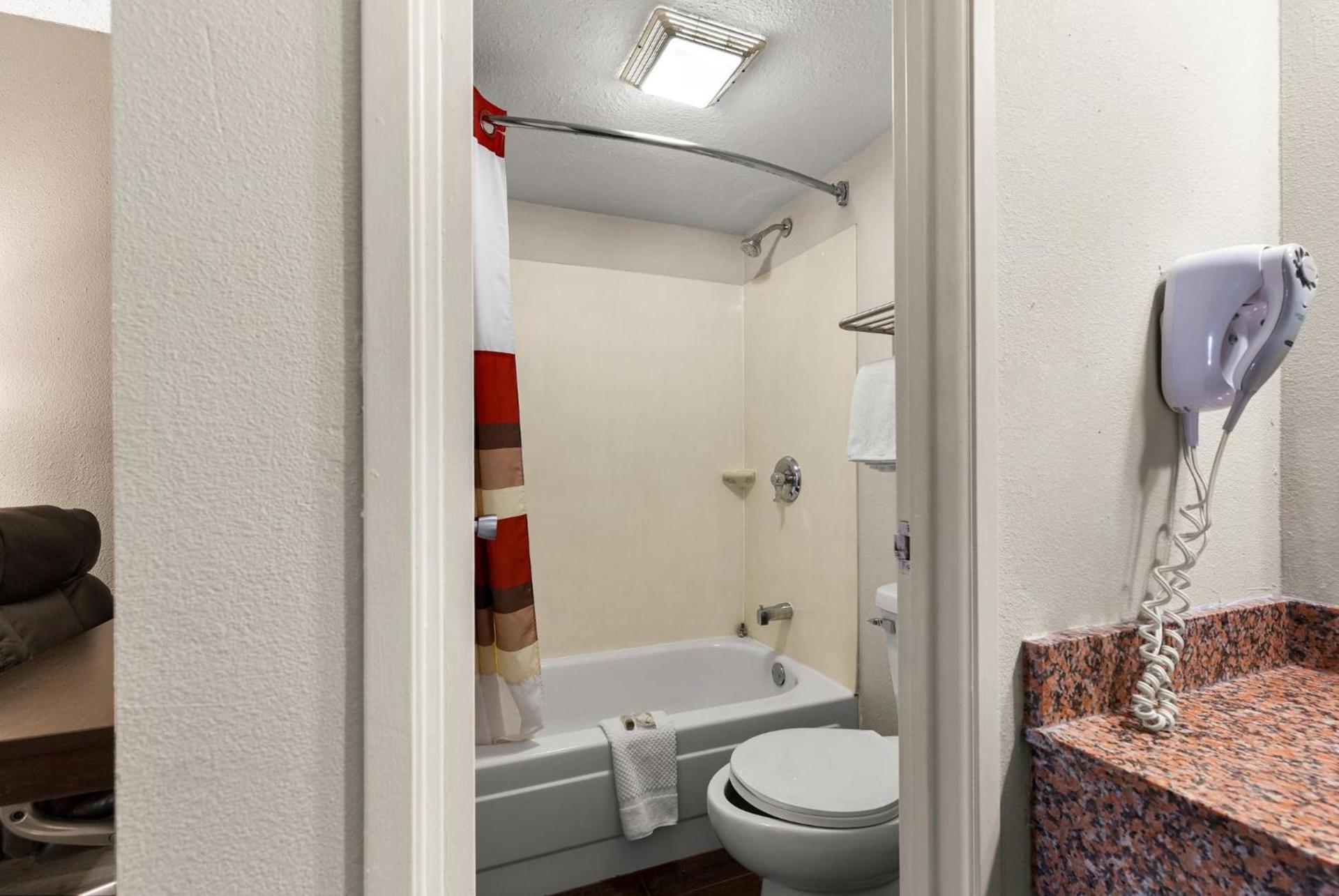 Red Roof Inn Springfield, IL photo 30