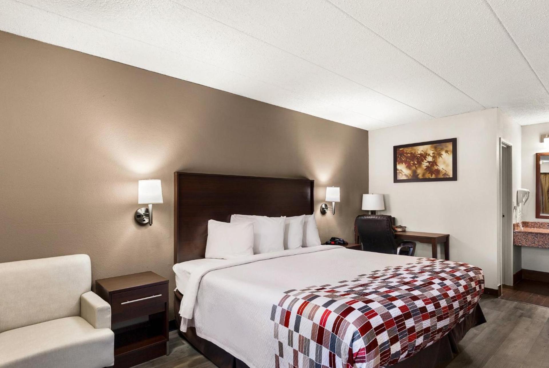 Red Roof Inn Springfield, IL photo 32