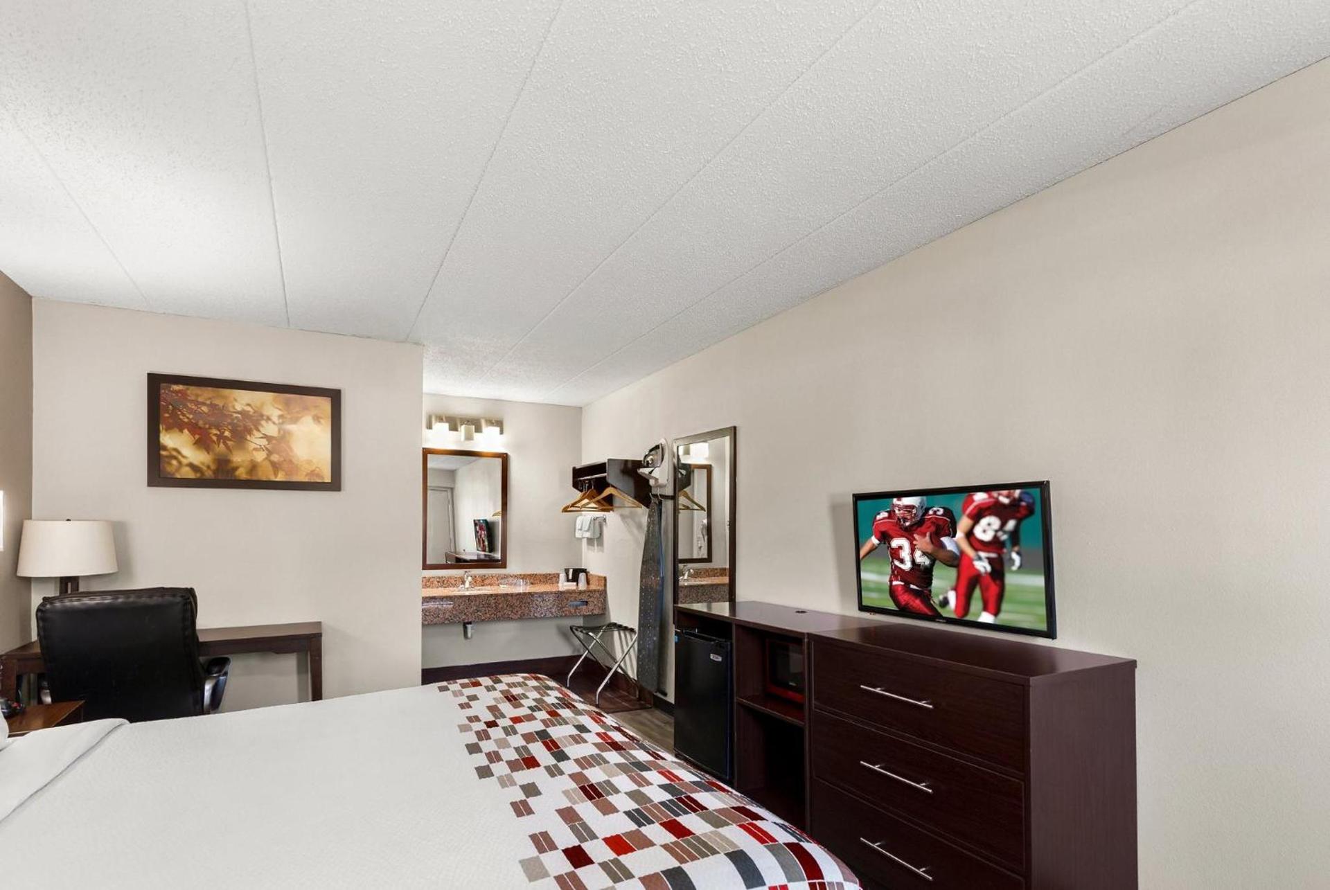 Red Roof Inn Springfield, IL photo 3