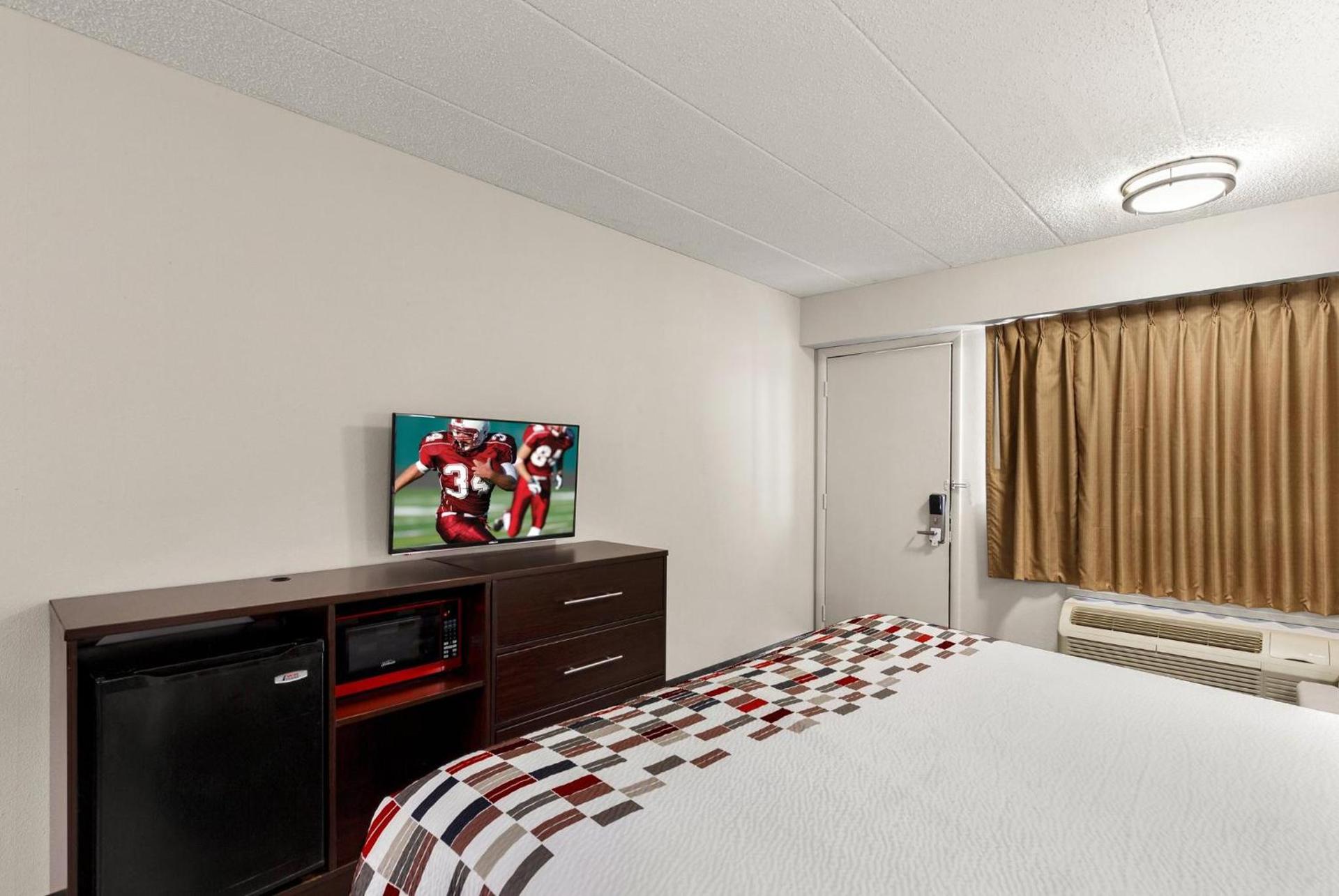 Red Roof Inn Springfield, IL photo 2