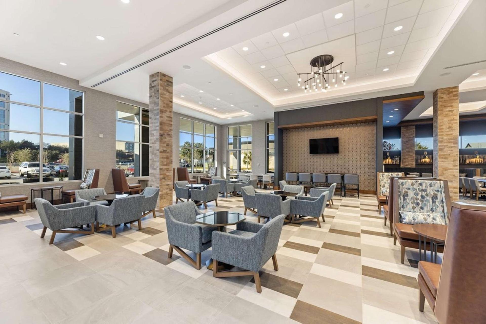 Embassy Suites By Hilton Irving Las Colinas photo 8