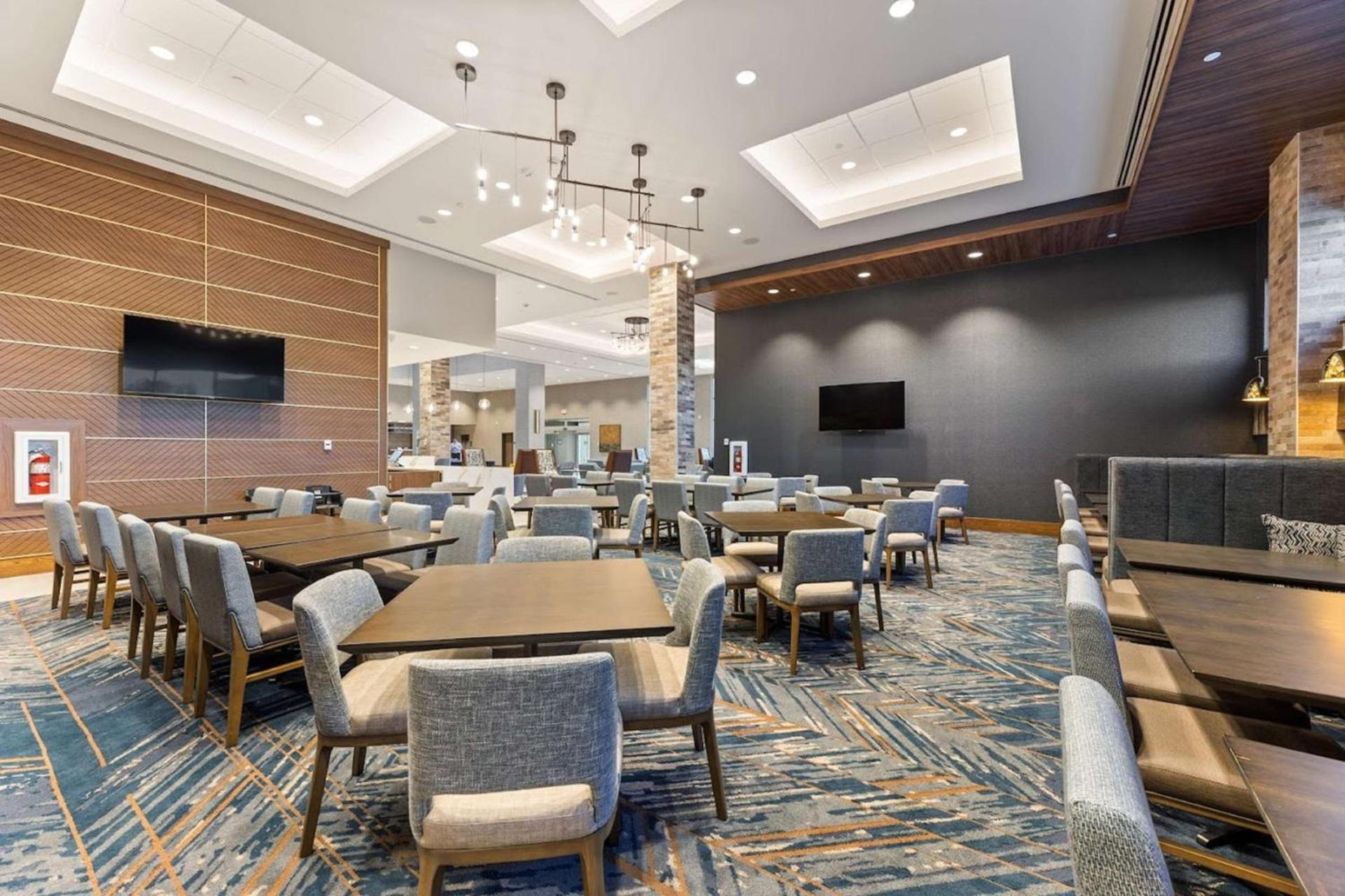 Embassy Suites By Hilton Irving Las Colinas photo 21