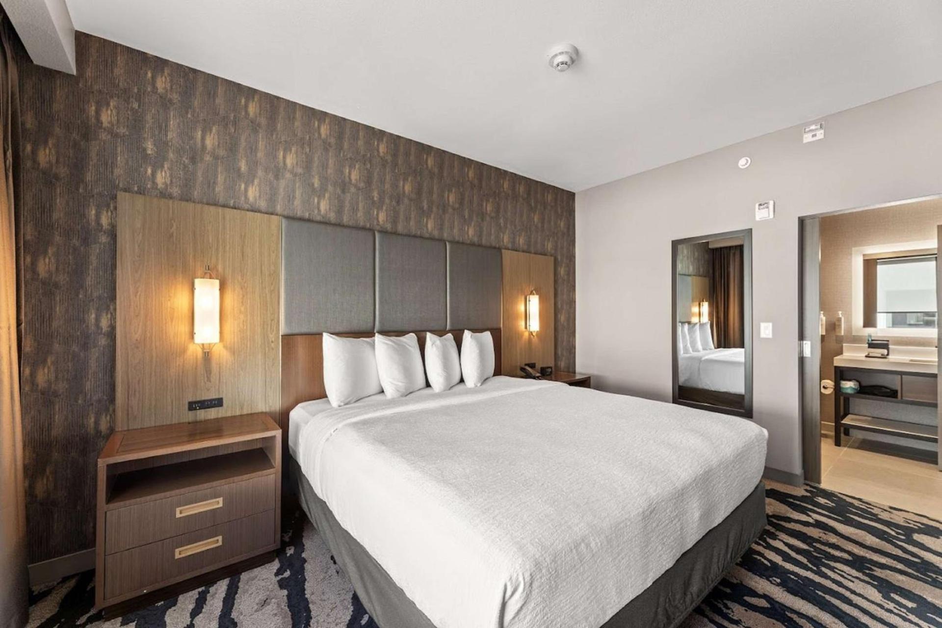 Embassy Suites By Hilton Irving Las Colinas photo 34