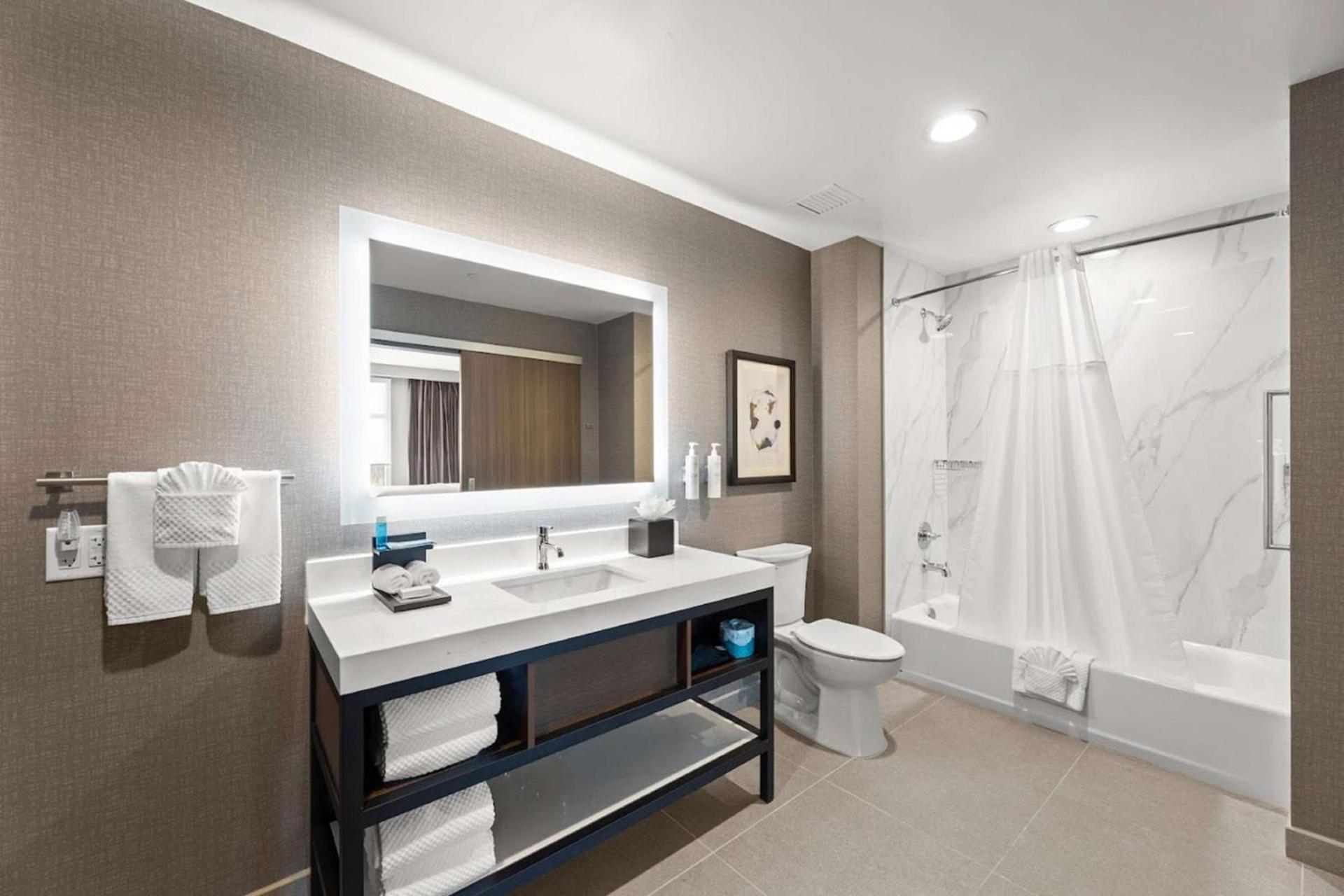 Embassy Suites By Hilton Irving Las Colinas photo 36