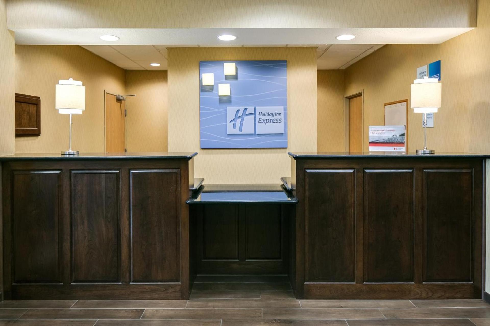 Holiday Inn Express & Suites Clinton by IHG photo 17