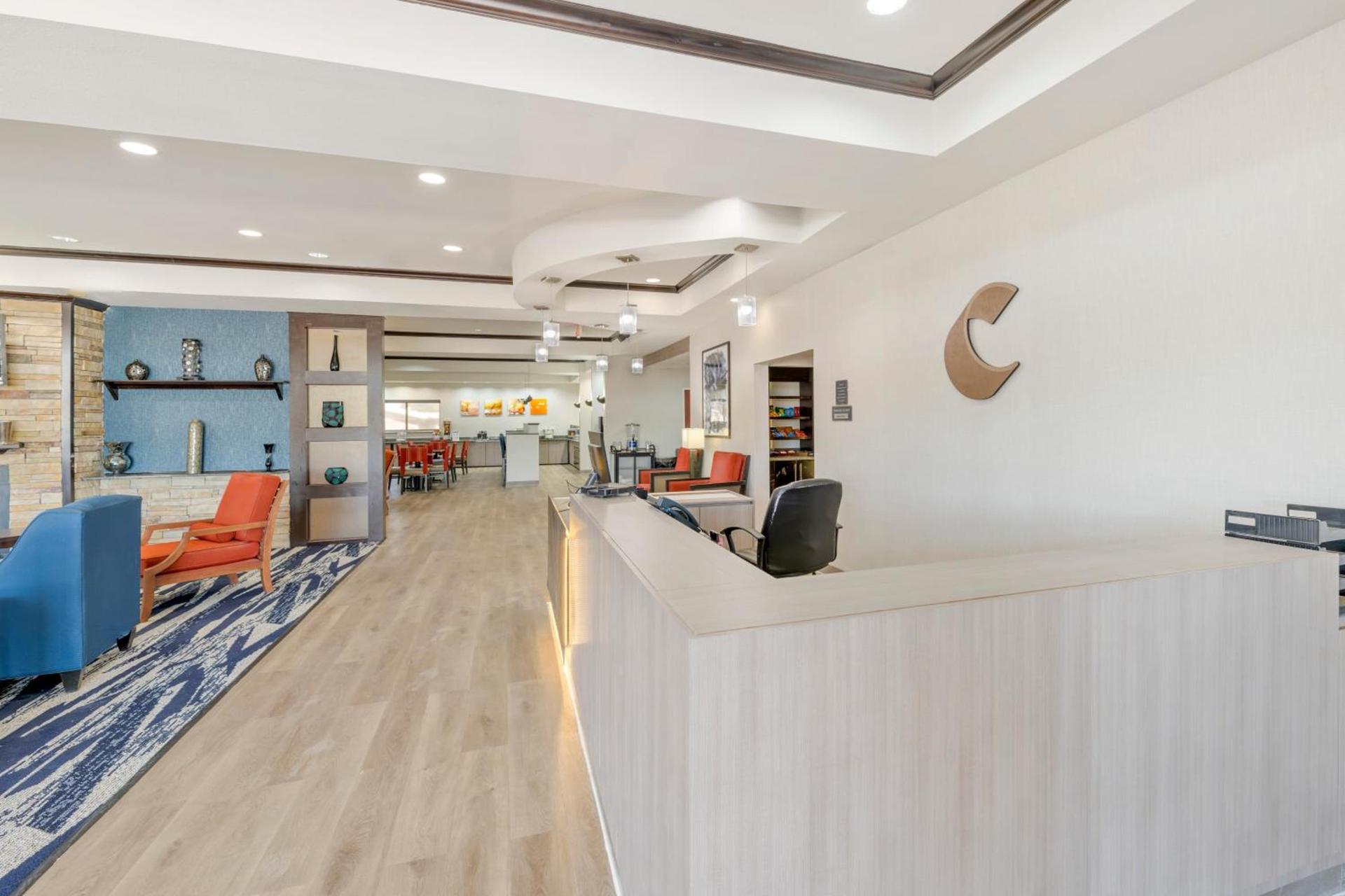 Comfort Suites Pecos photo 8
