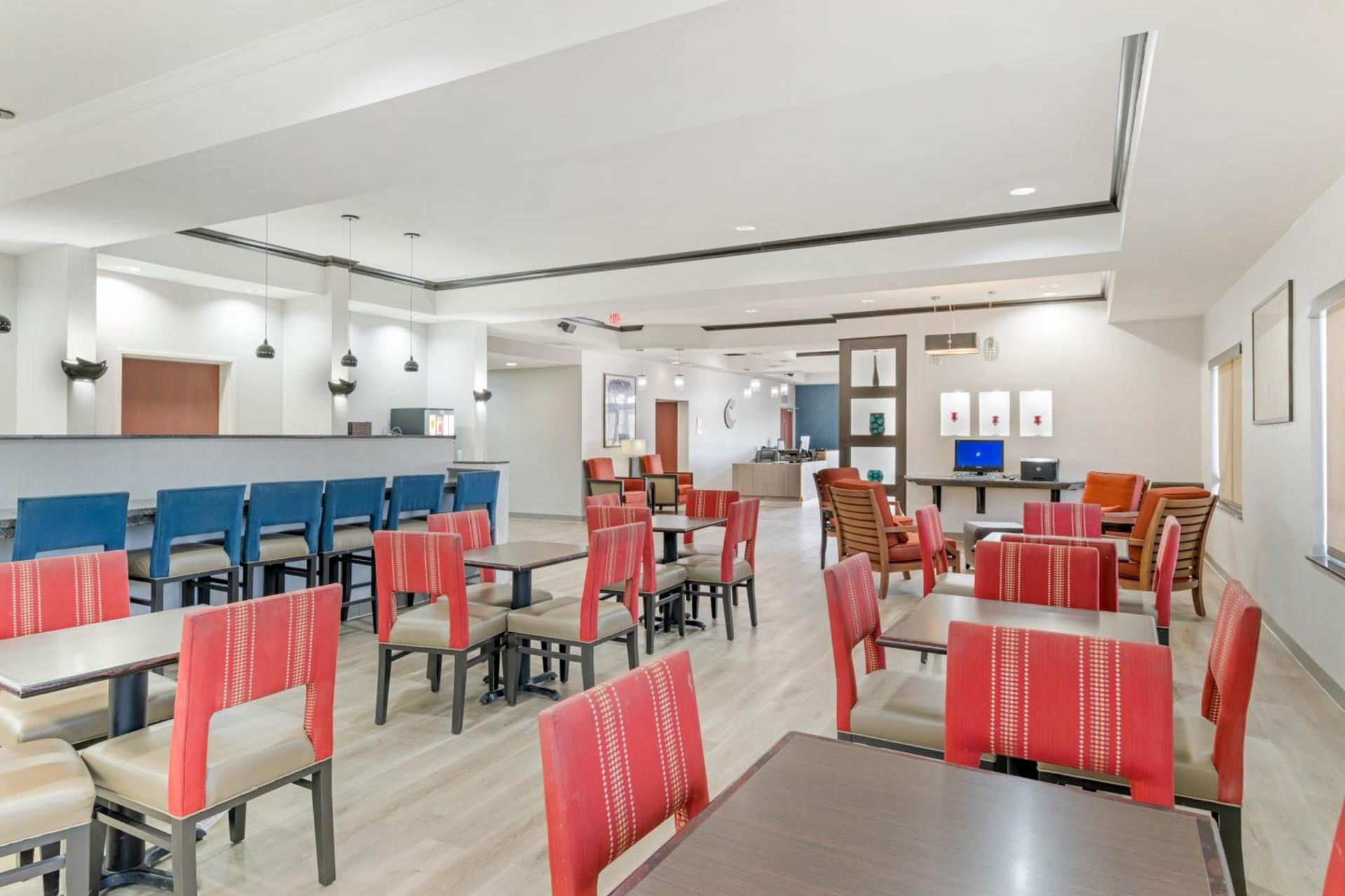 Comfort Suites Pecos photo 13