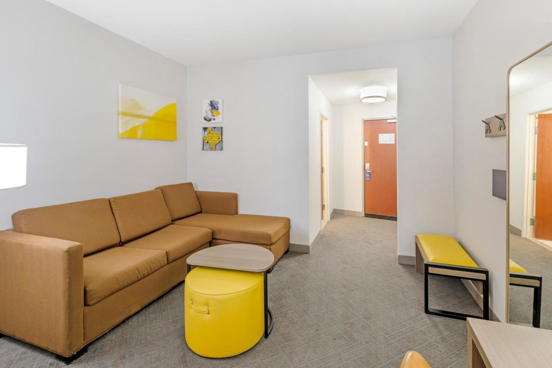 Comfort Suites Pecos photo 16