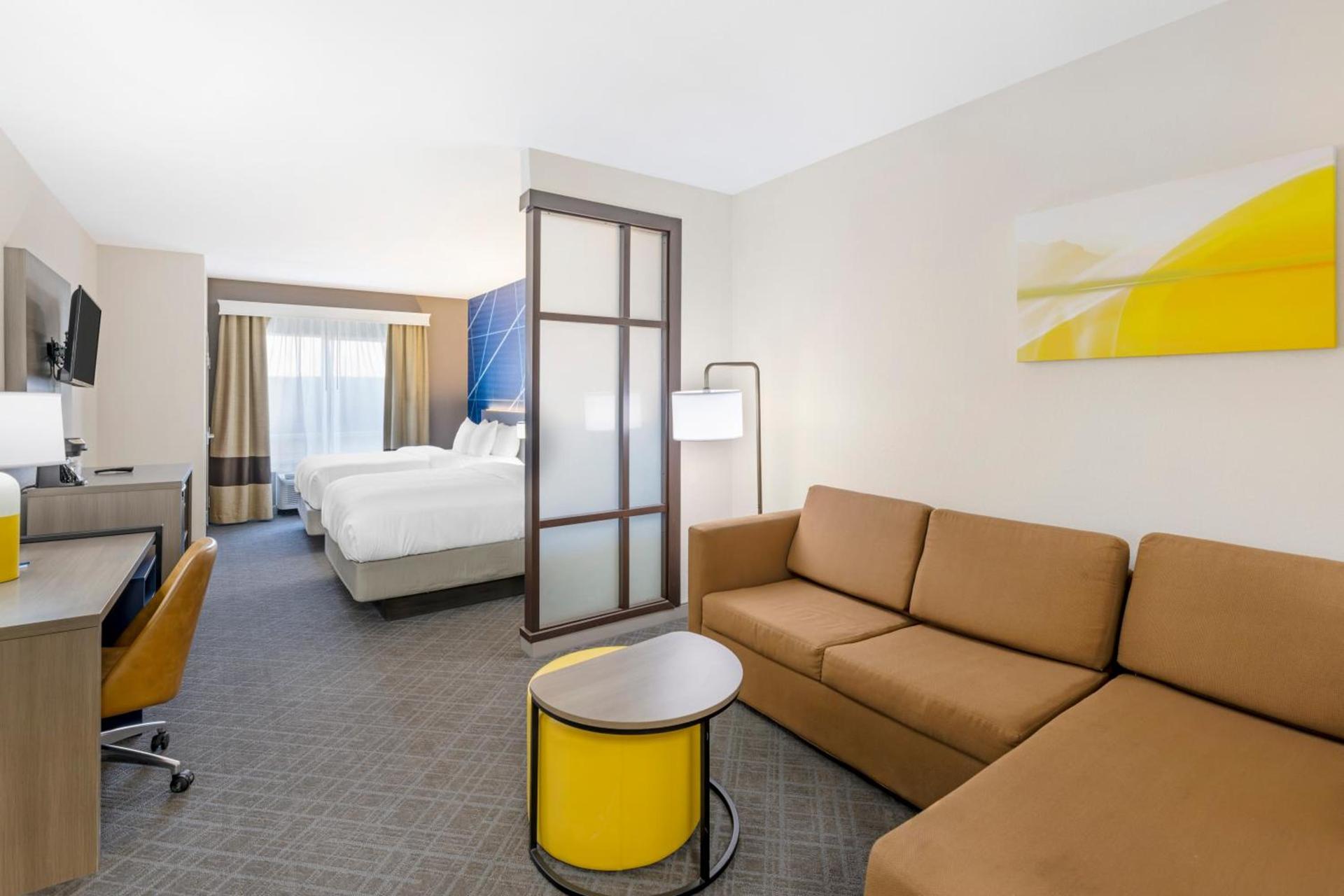 Comfort Suites Pecos photo 20