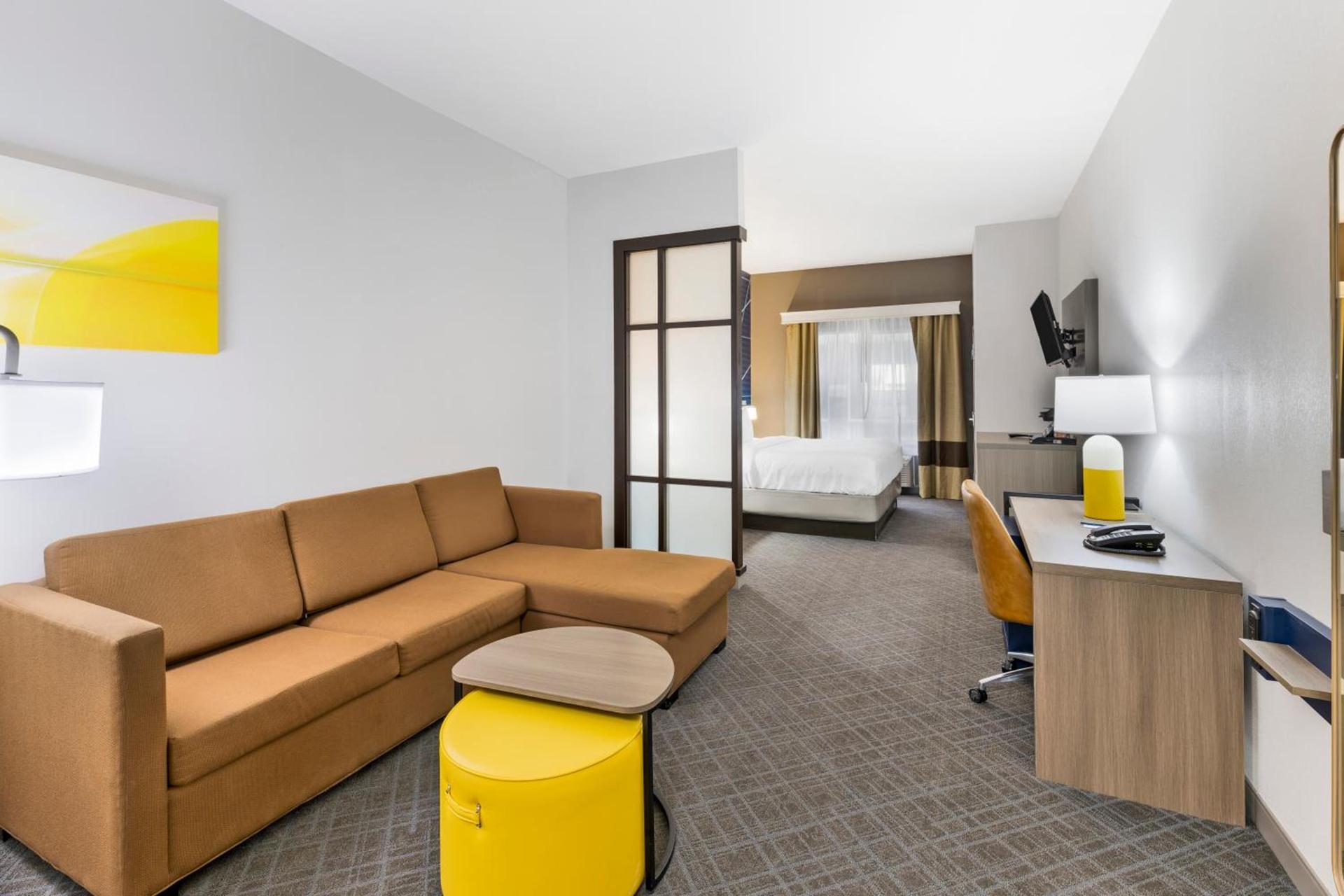 Comfort Suites Pecos photo 22