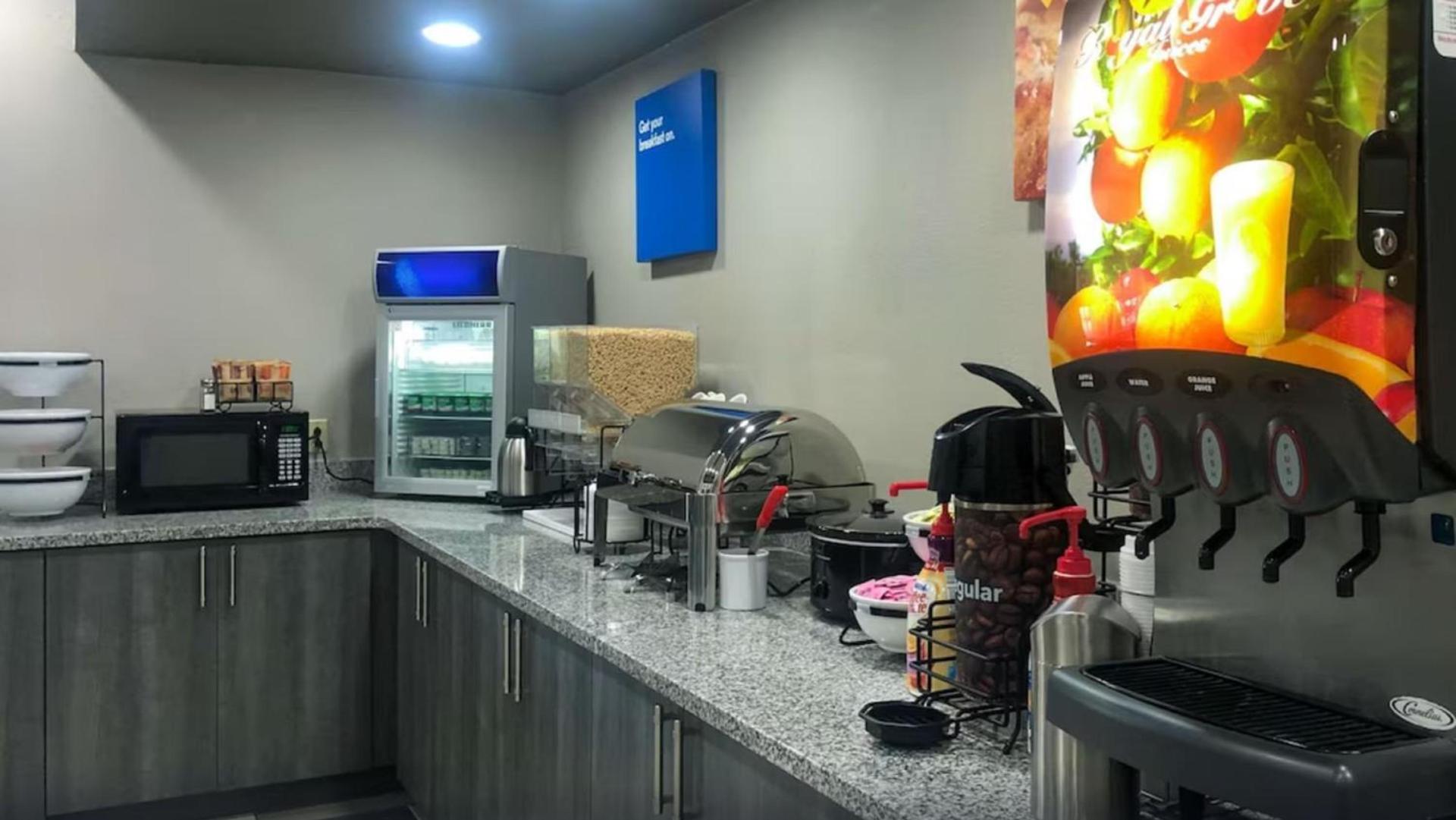 Comfort Inn Owasso – Tulsa photo 28