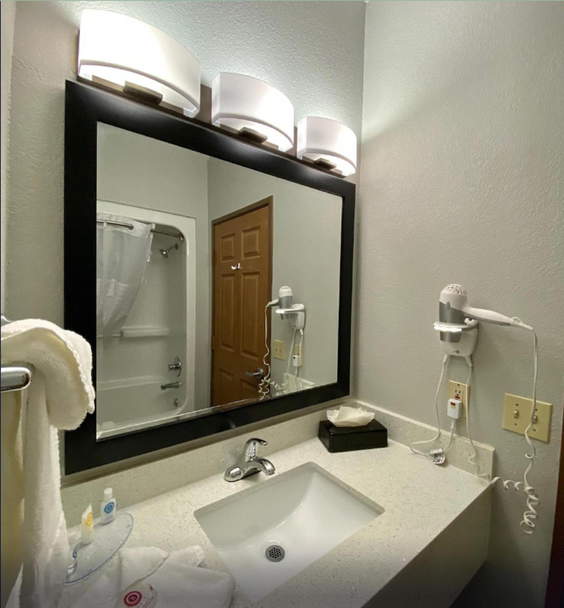 Comfort Inn Owasso – Tulsa photo 22