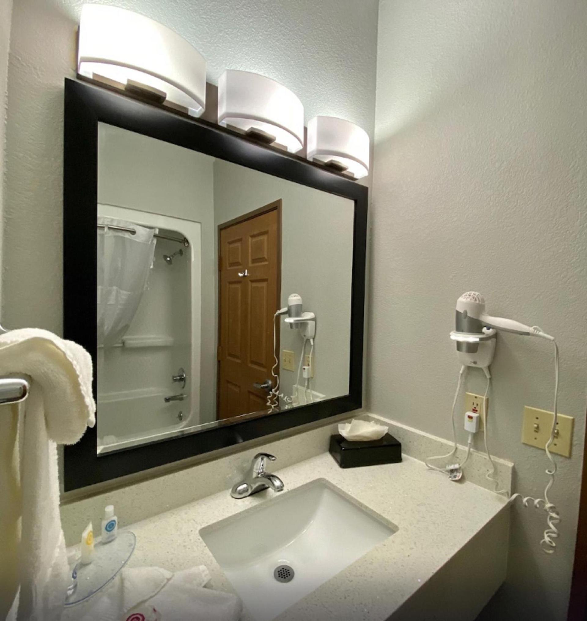 Comfort Inn Owasso – Tulsa photo 25