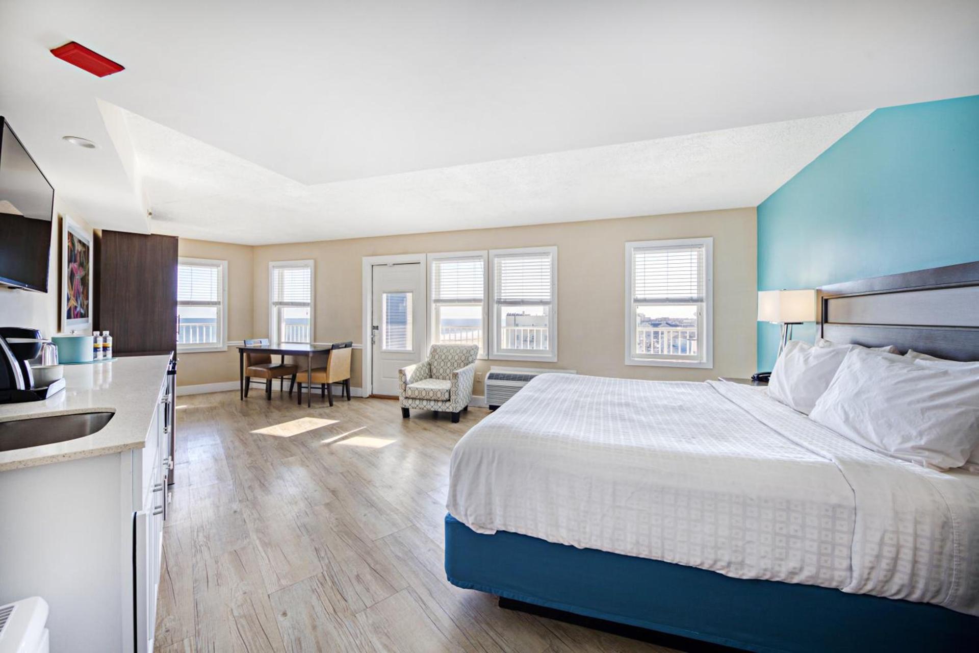 Commander Hotel & Suites photo 34