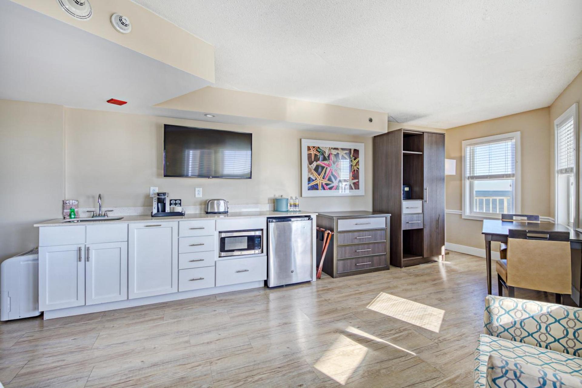 Commander Hotel & Suites photo 33