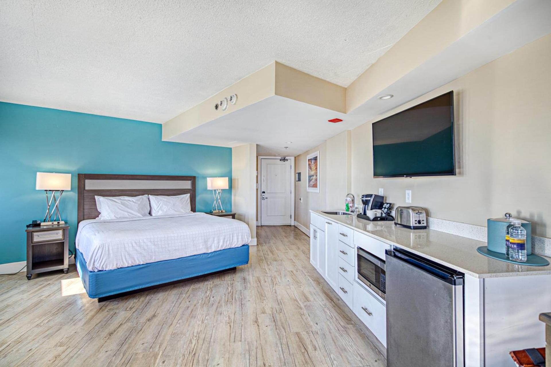 Commander Hotel & Suites photo 32