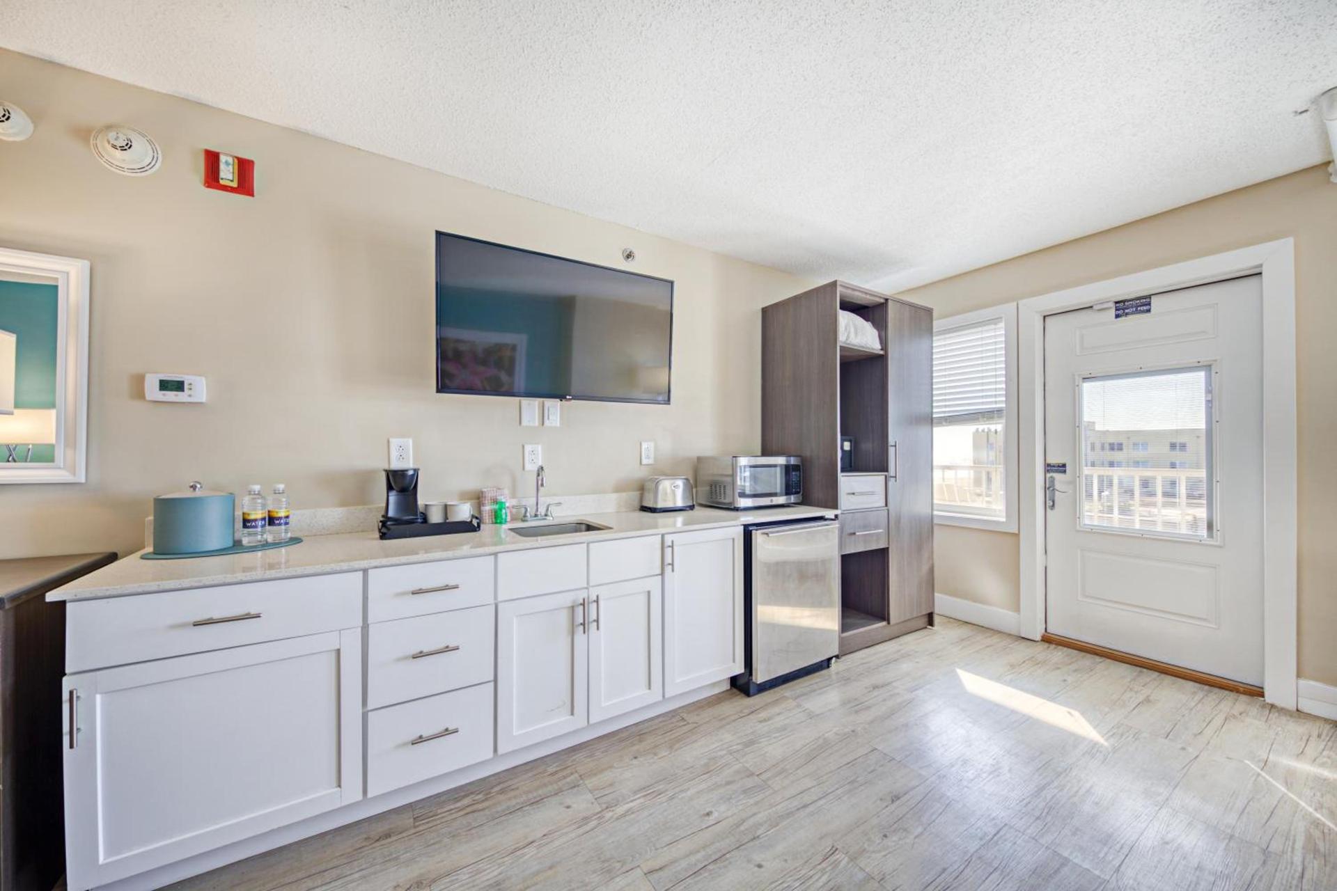 Commander Hotel & Suites photo 40