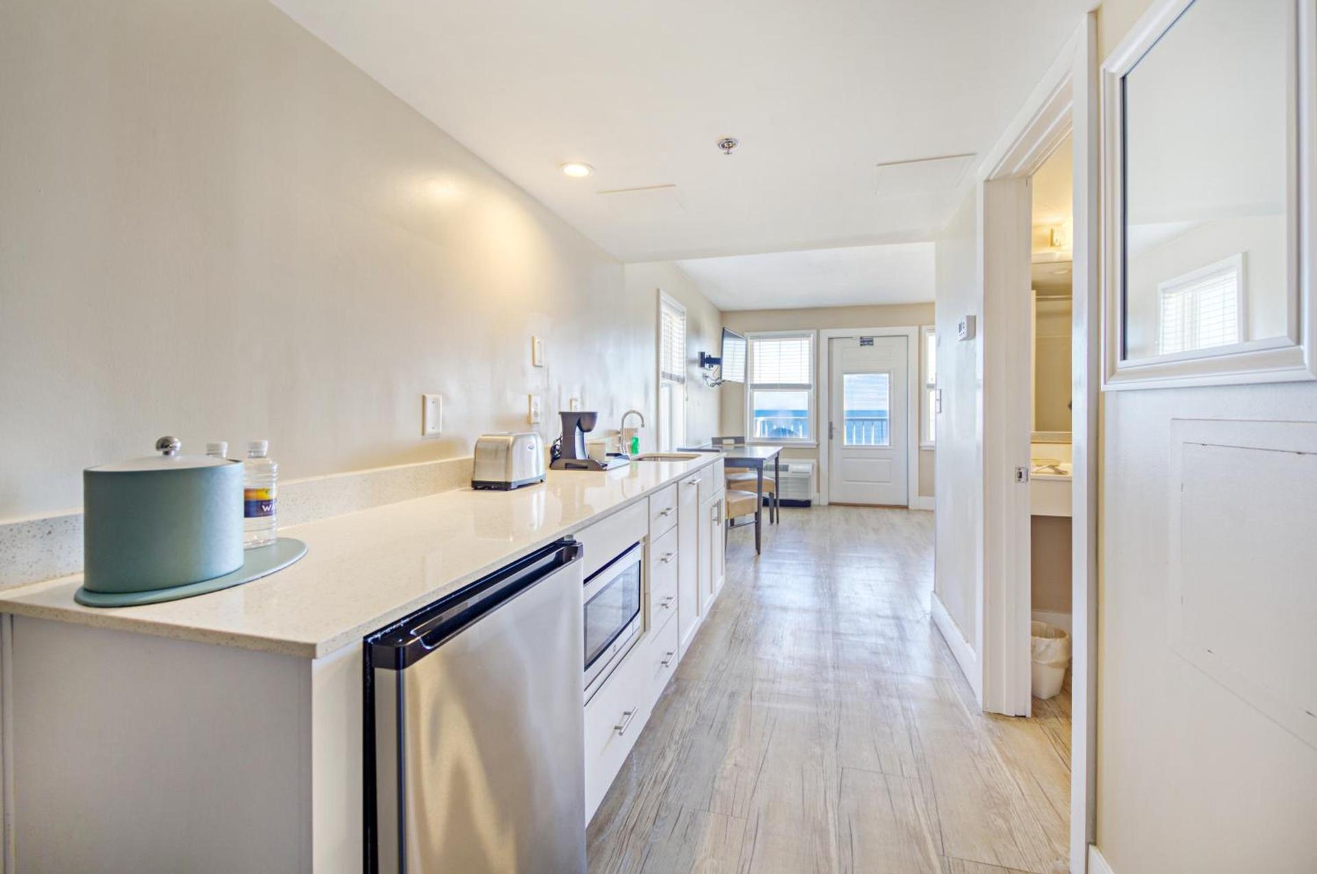Commander Hotel & Suites photo 51