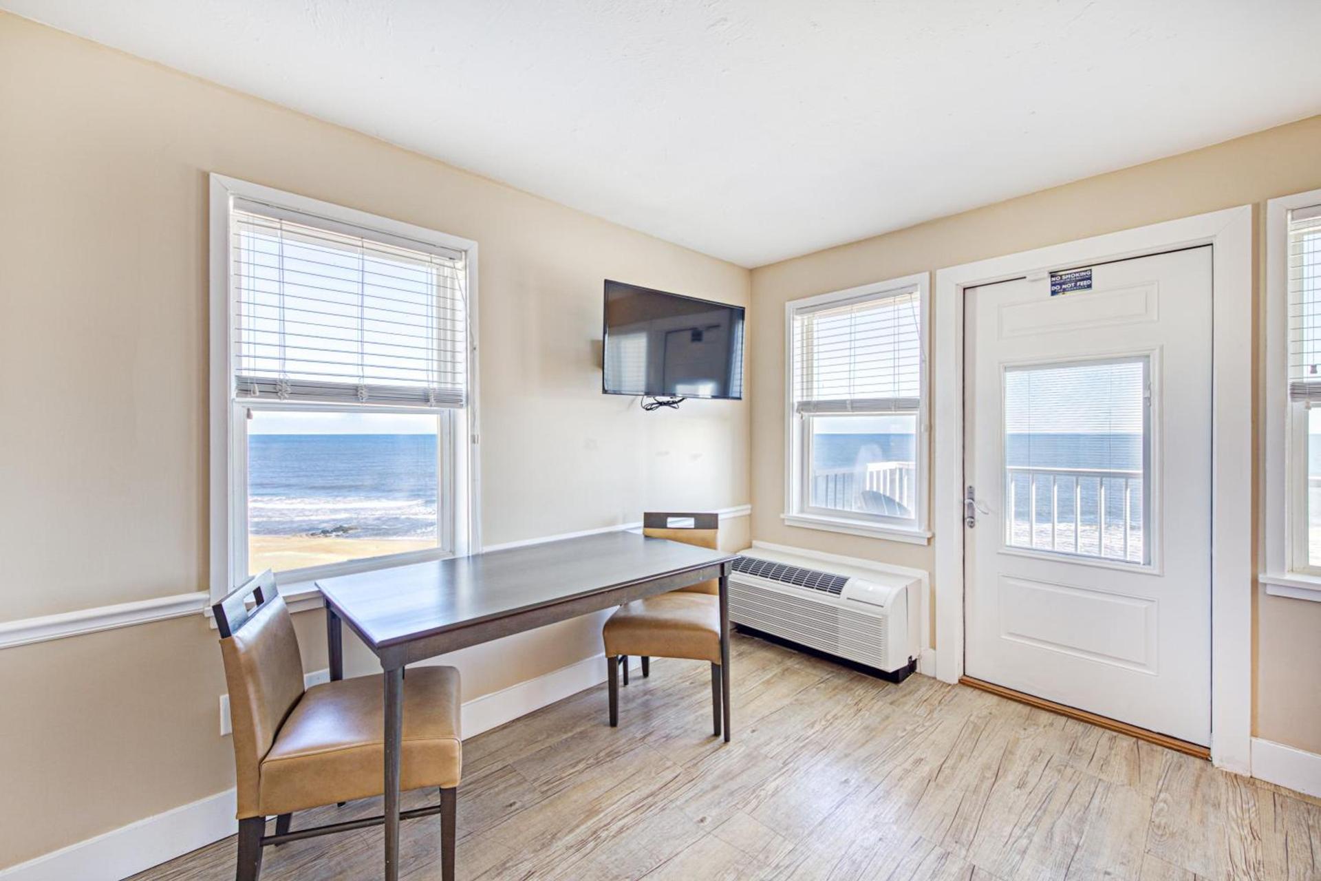Commander Hotel & Suites photo 49