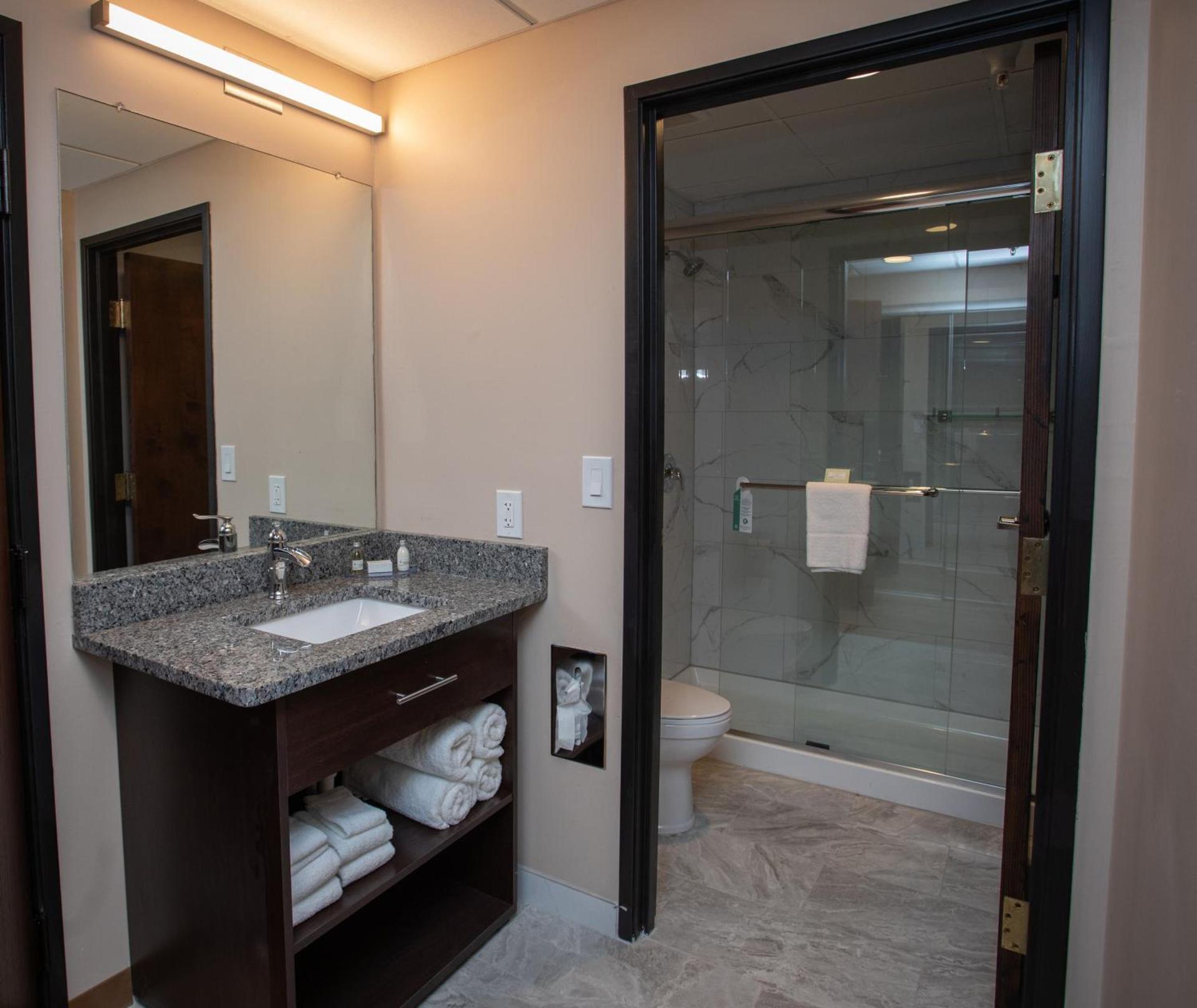 Ariel Broadway Hotel photo 2