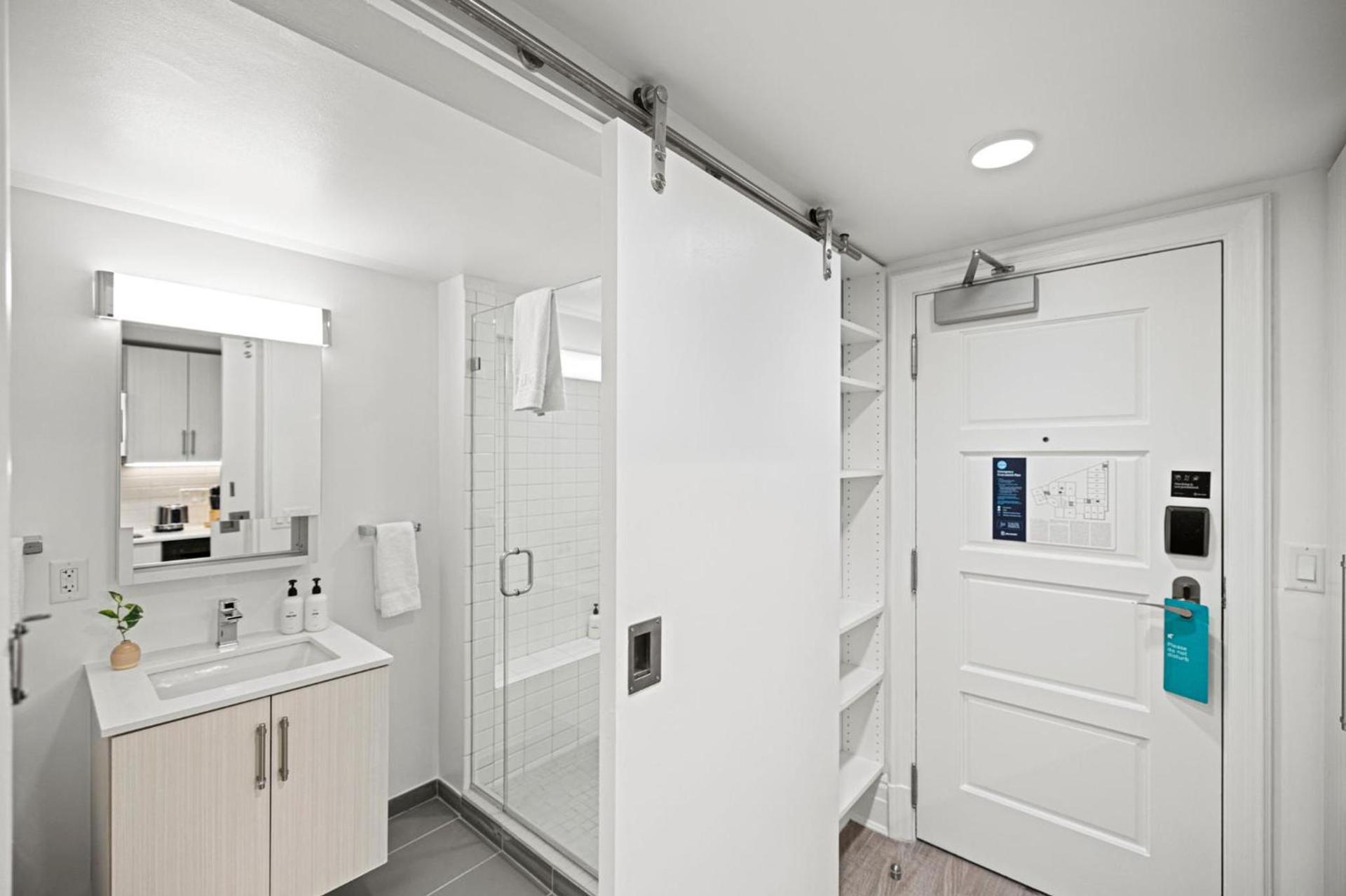 Placemakr Dupont Circle photo 80