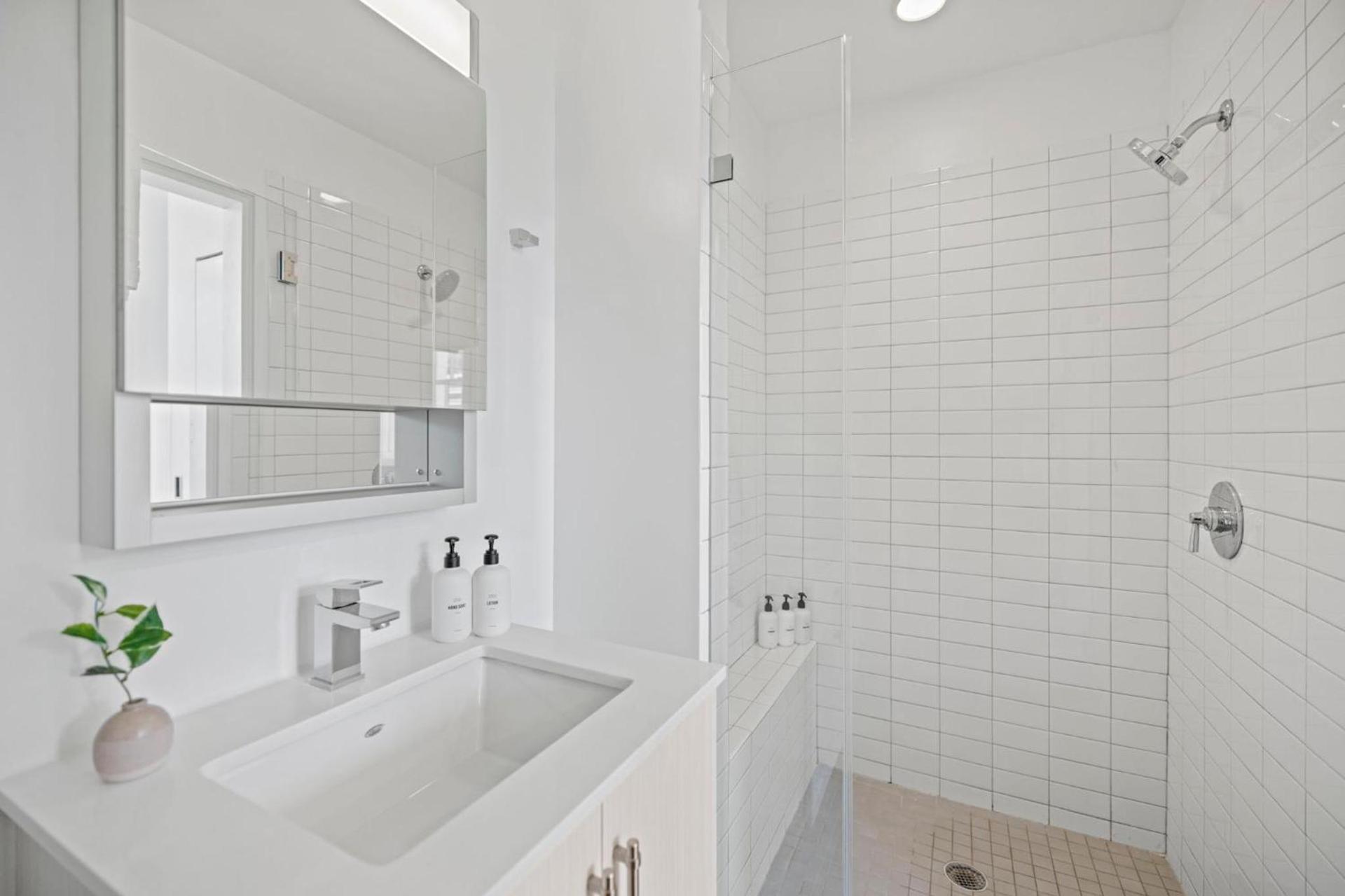 Placemakr Dupont Circle photo 91