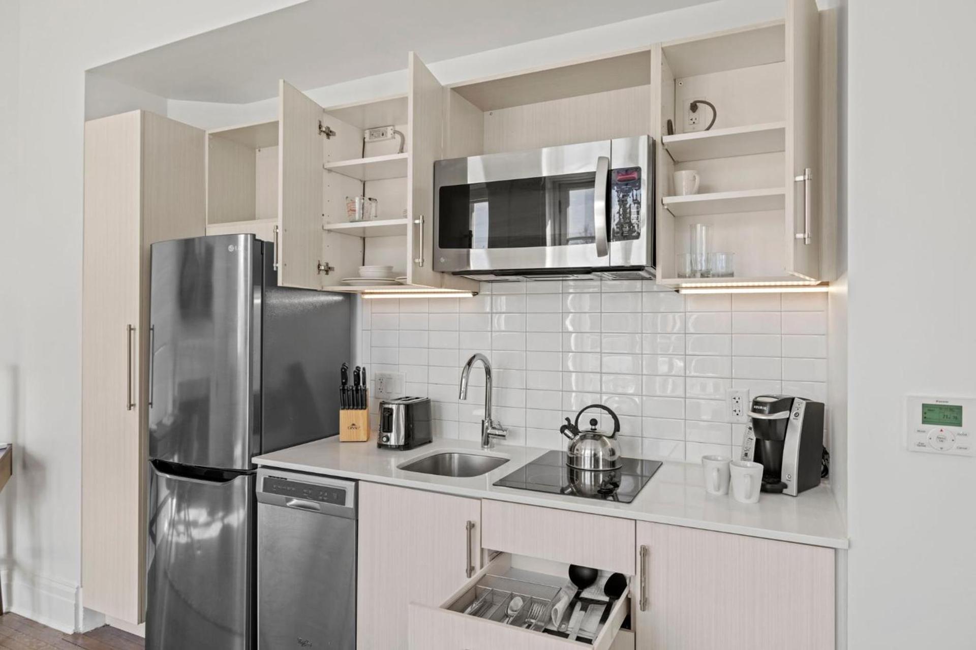 Placemakr Dupont Circle photo 94