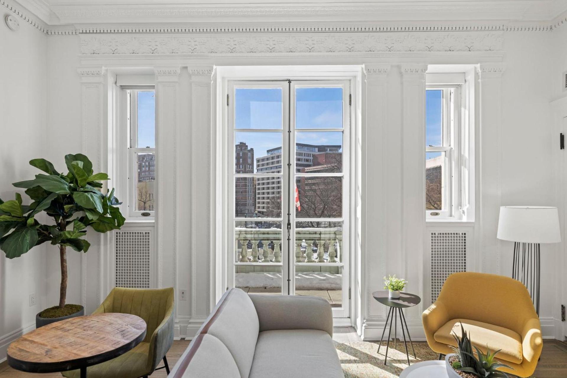 Placemakr Dupont Circle photo 95