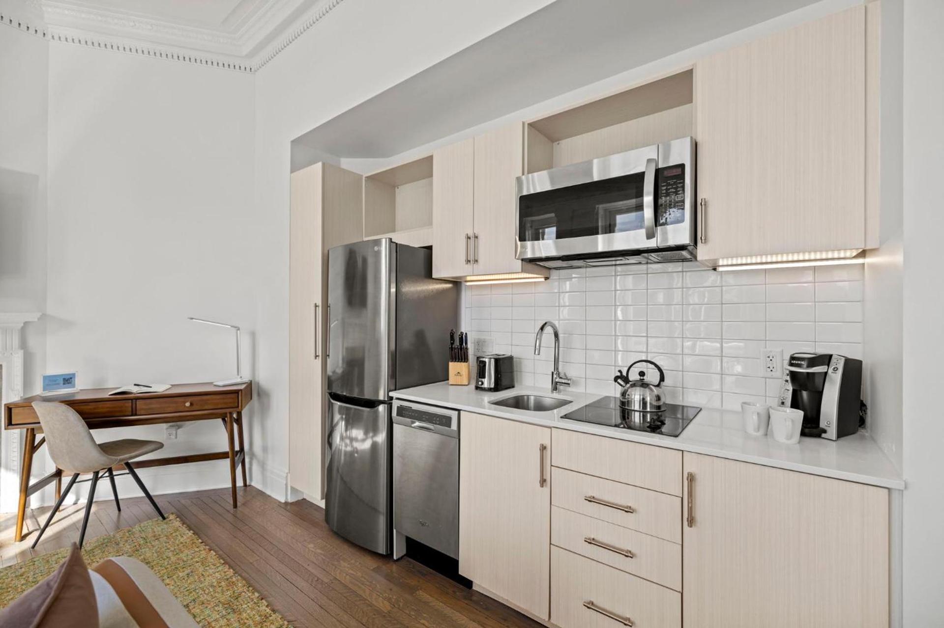 Placemakr Dupont Circle photo 97