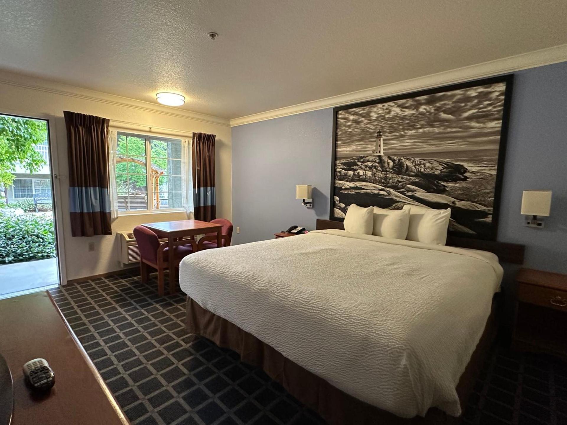 Creekside Inn & Suites photo 11