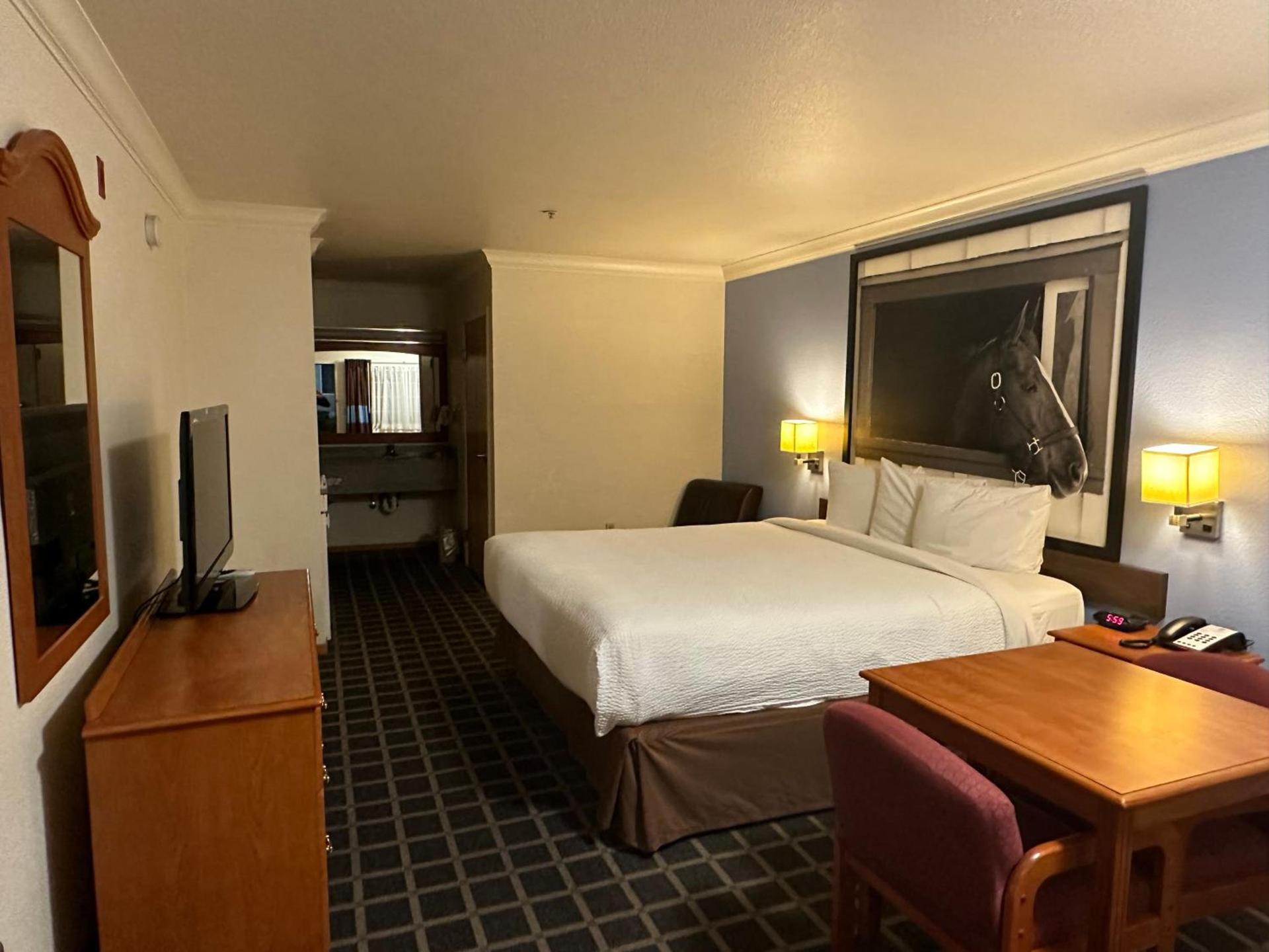 Creekside Inn & Suites photo 13