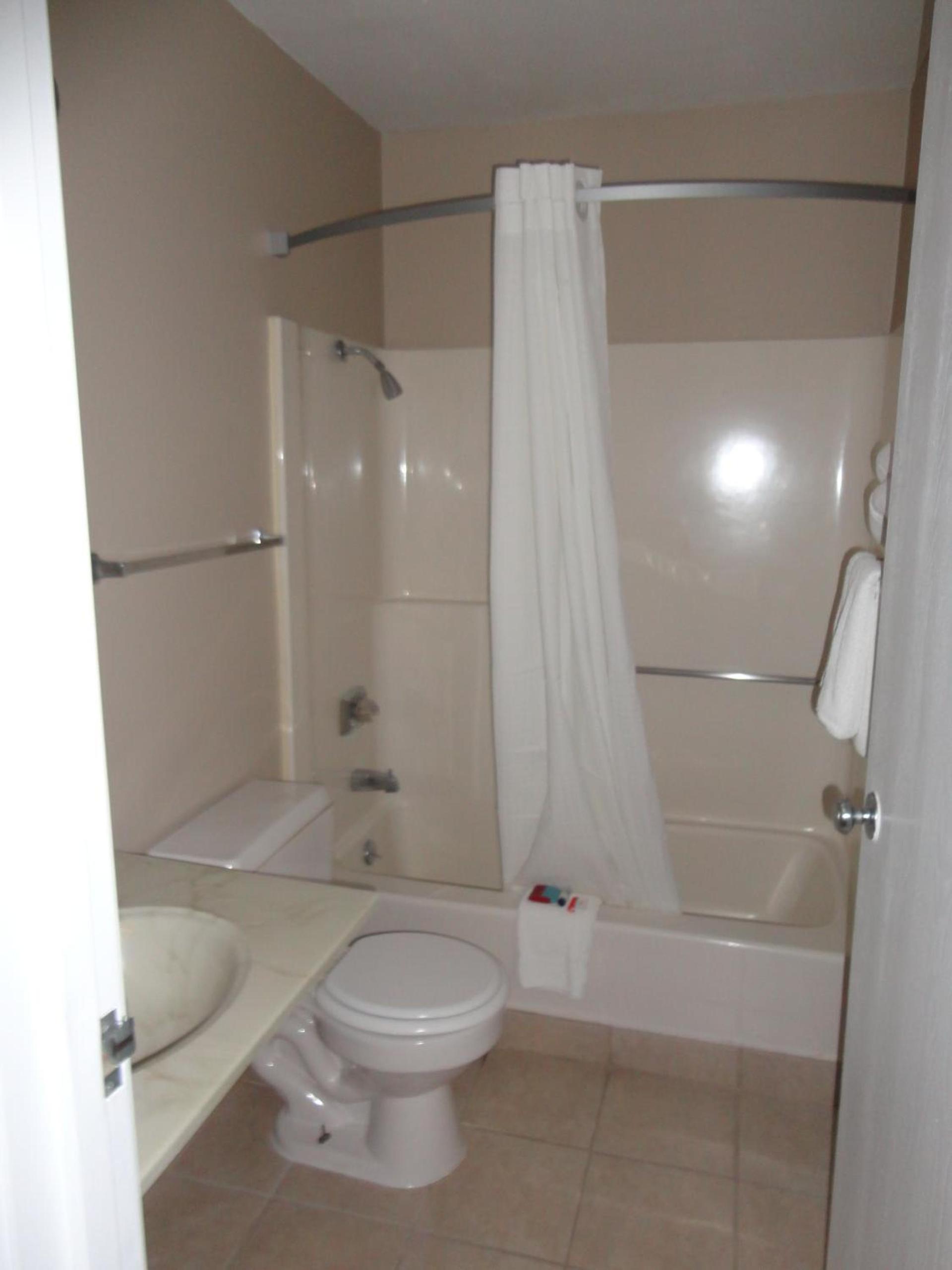 Super 8 by Wyndham Fremont NE photo 26
