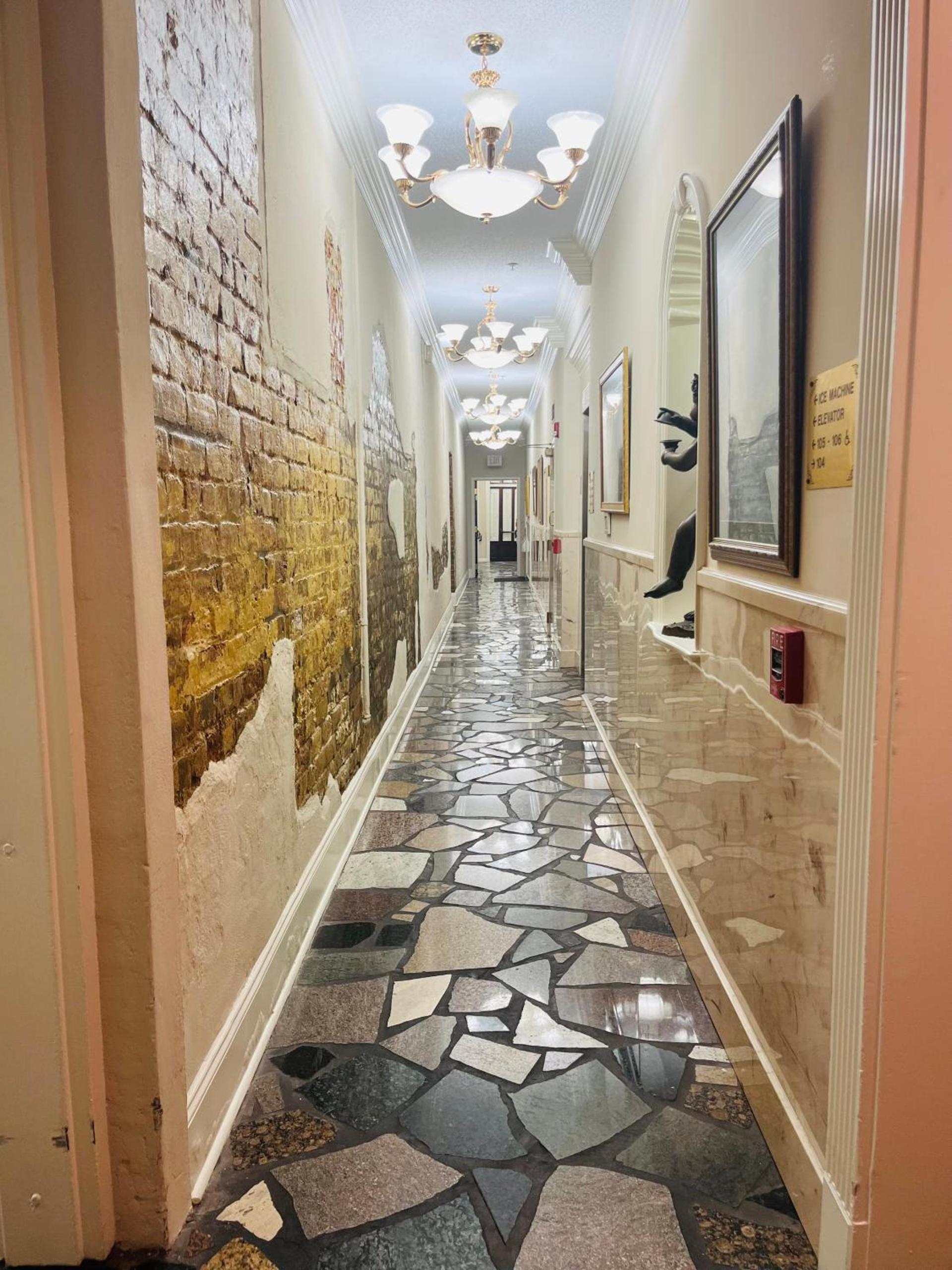 Plaza Suites Downtown New Orleans photo 30