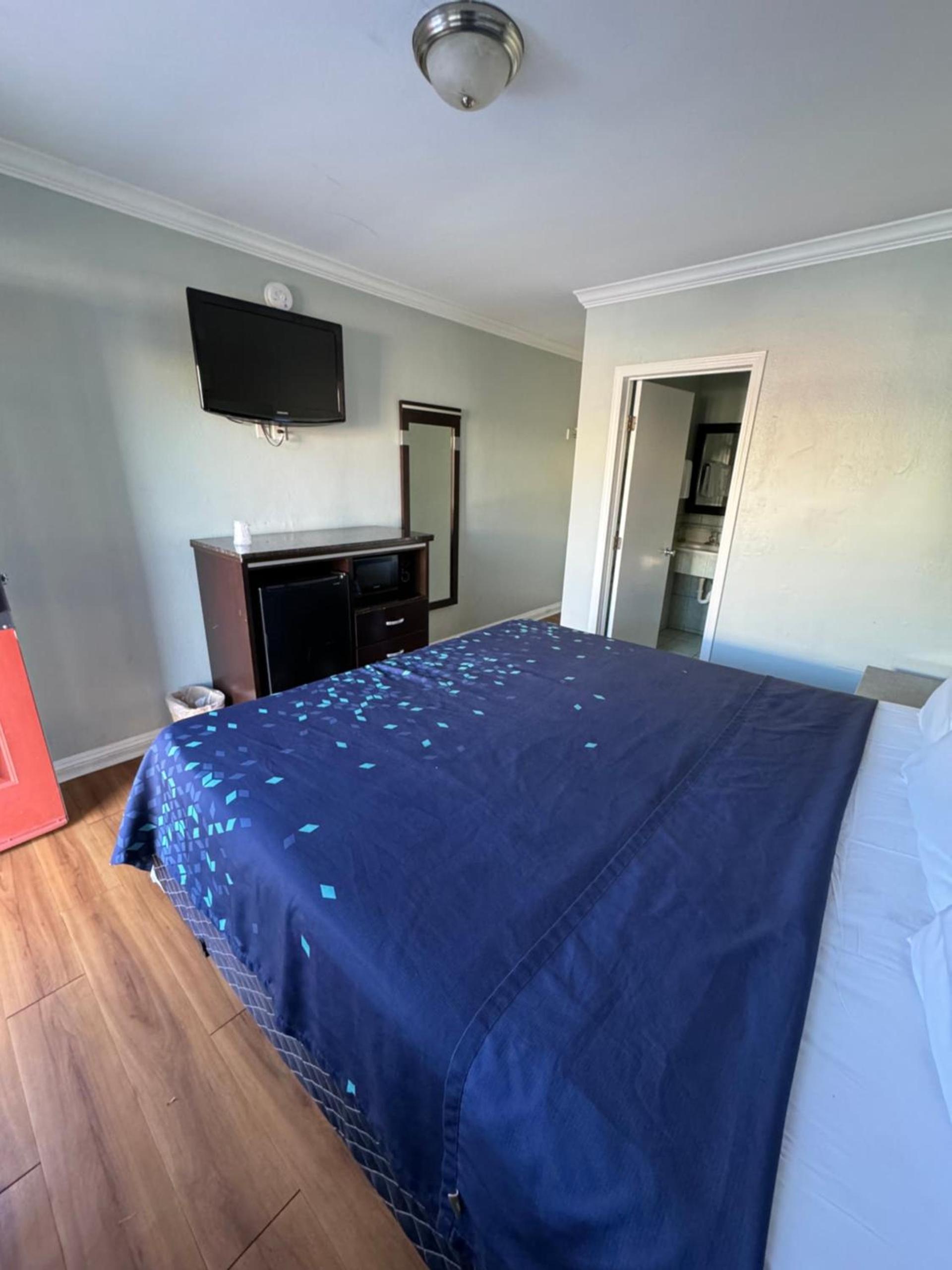 La Cienega Inn Motel photo 13