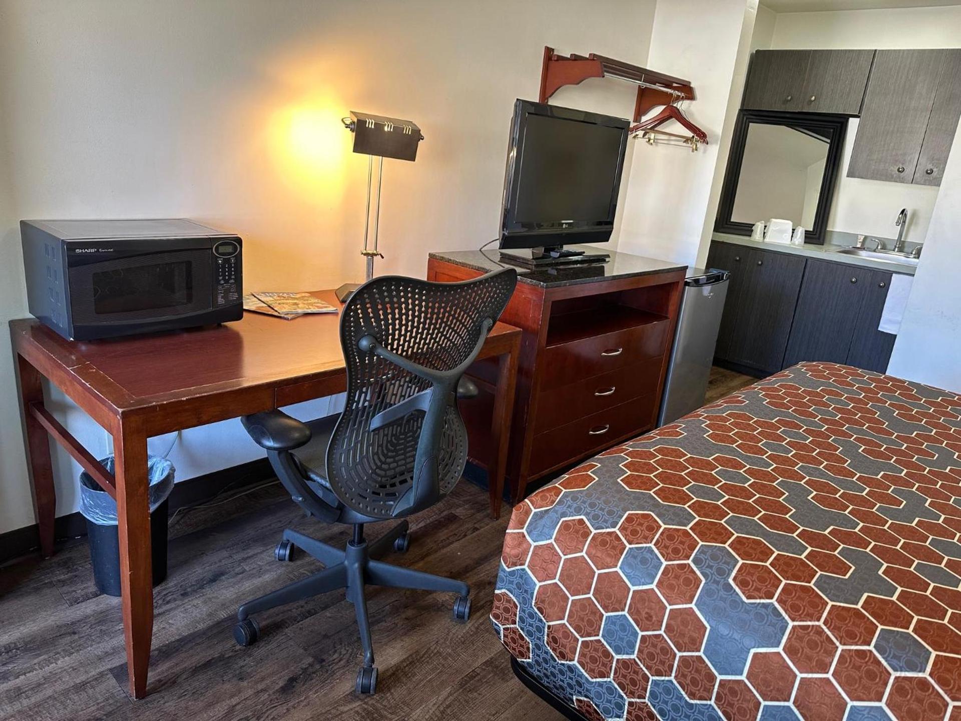 Desert Sands Inn & Suites photo 22